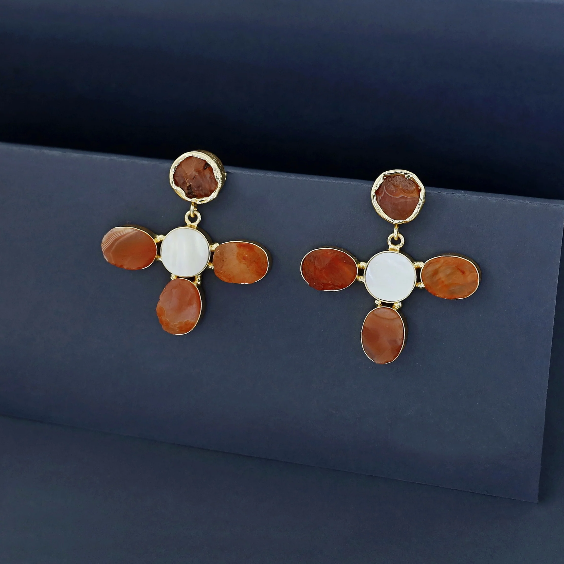 Golden MOP And Raw Stone Flower Earring - Image 10