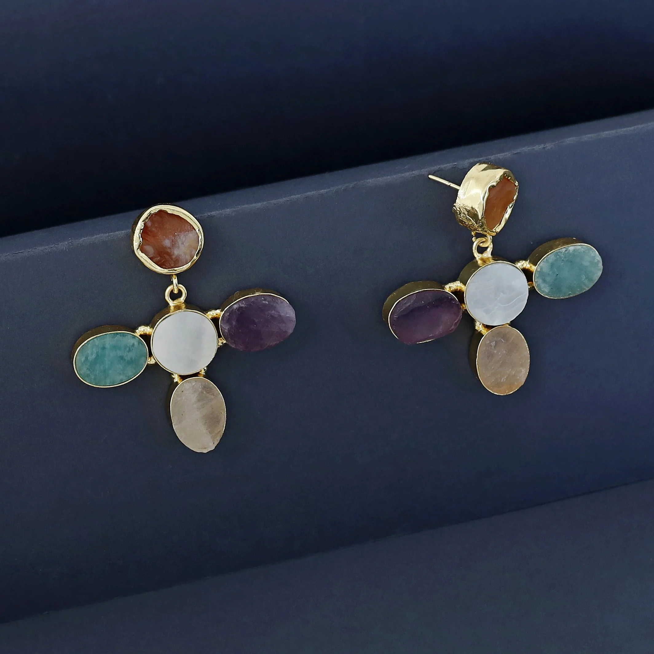 Golden MOP And Raw Stone Flower Earring - Image 16