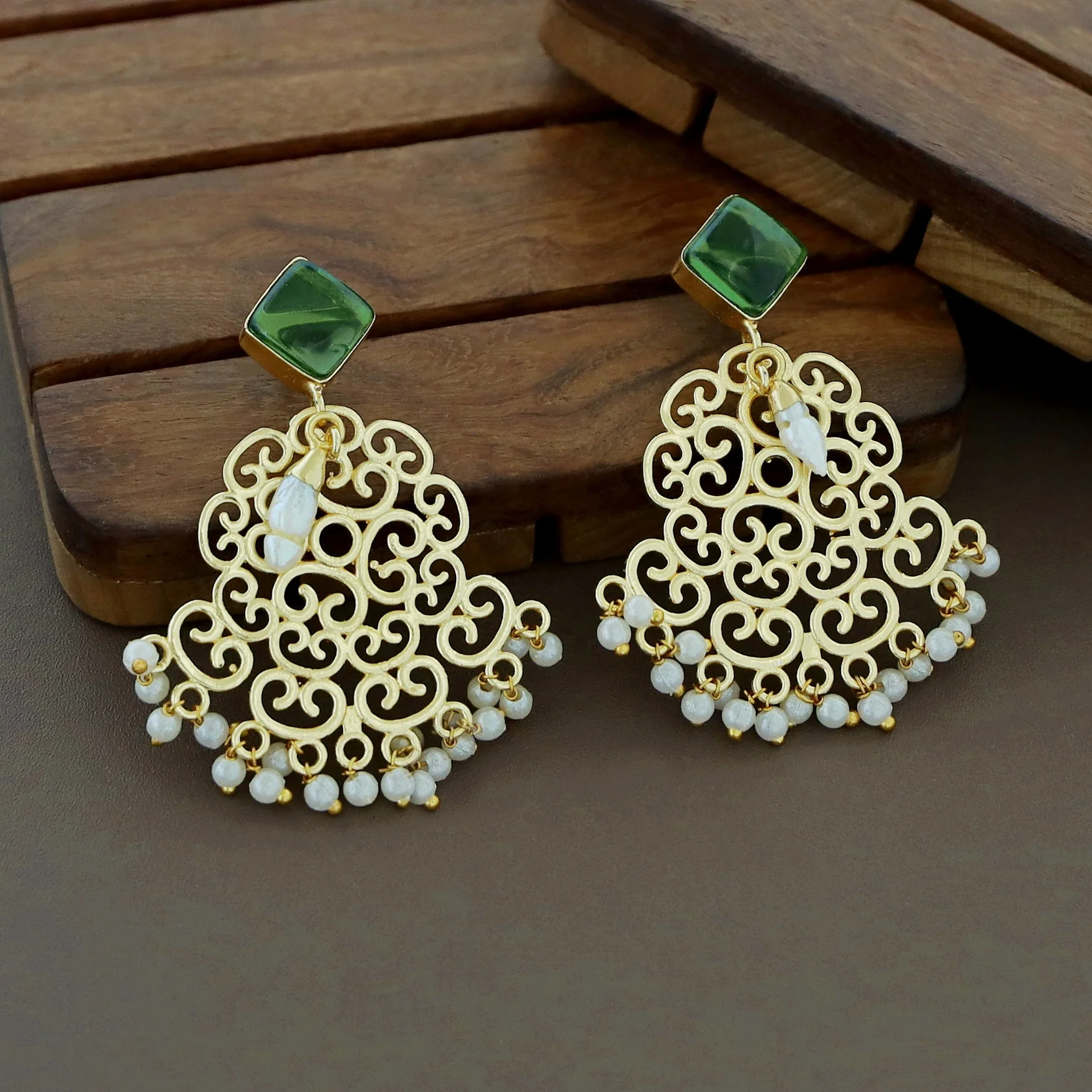 Golden Niralika Pearl Baroque + Glossy Stone Earring - Image 11