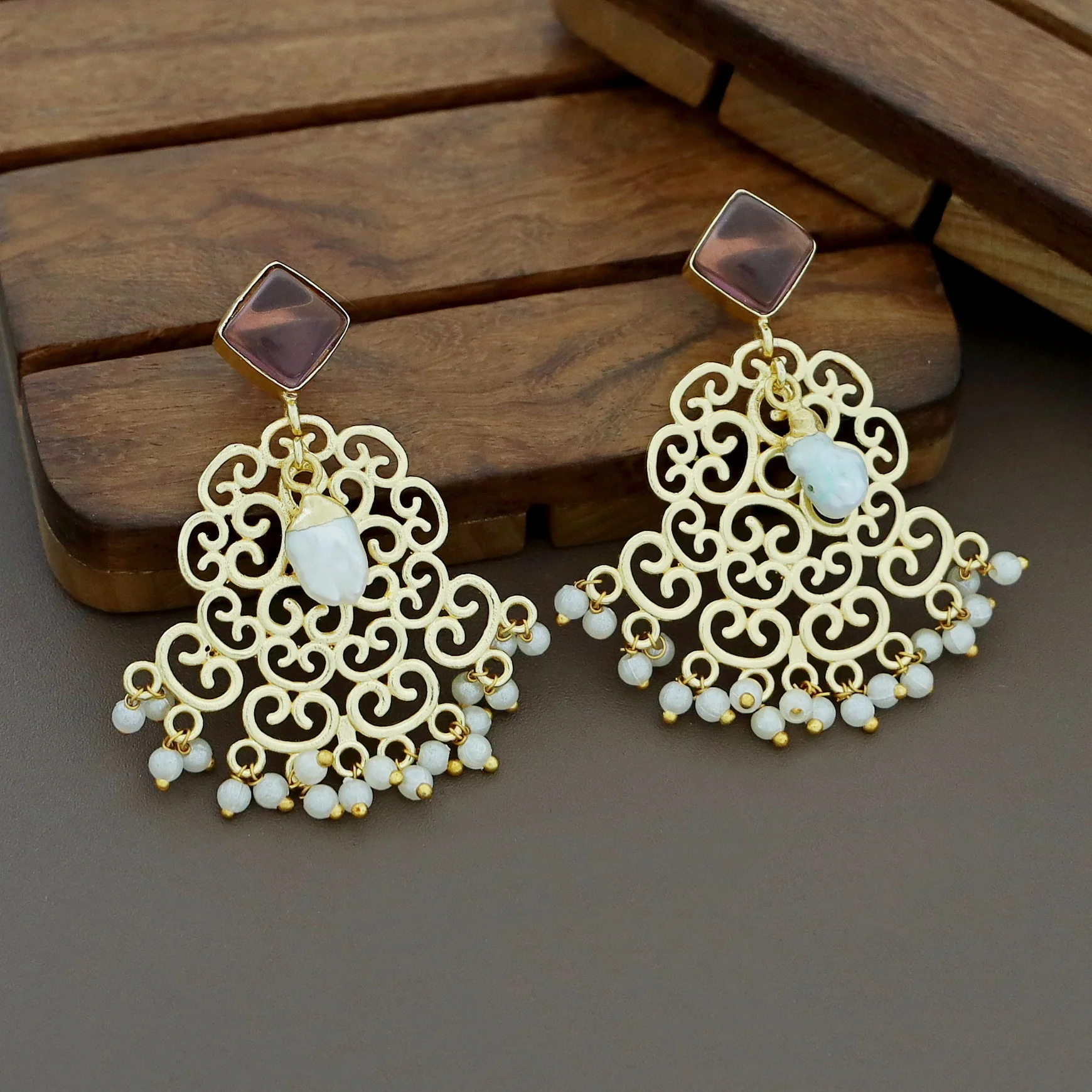 Golden Niralika Pearl Baroque + Glossy Stone Earring - Image 2