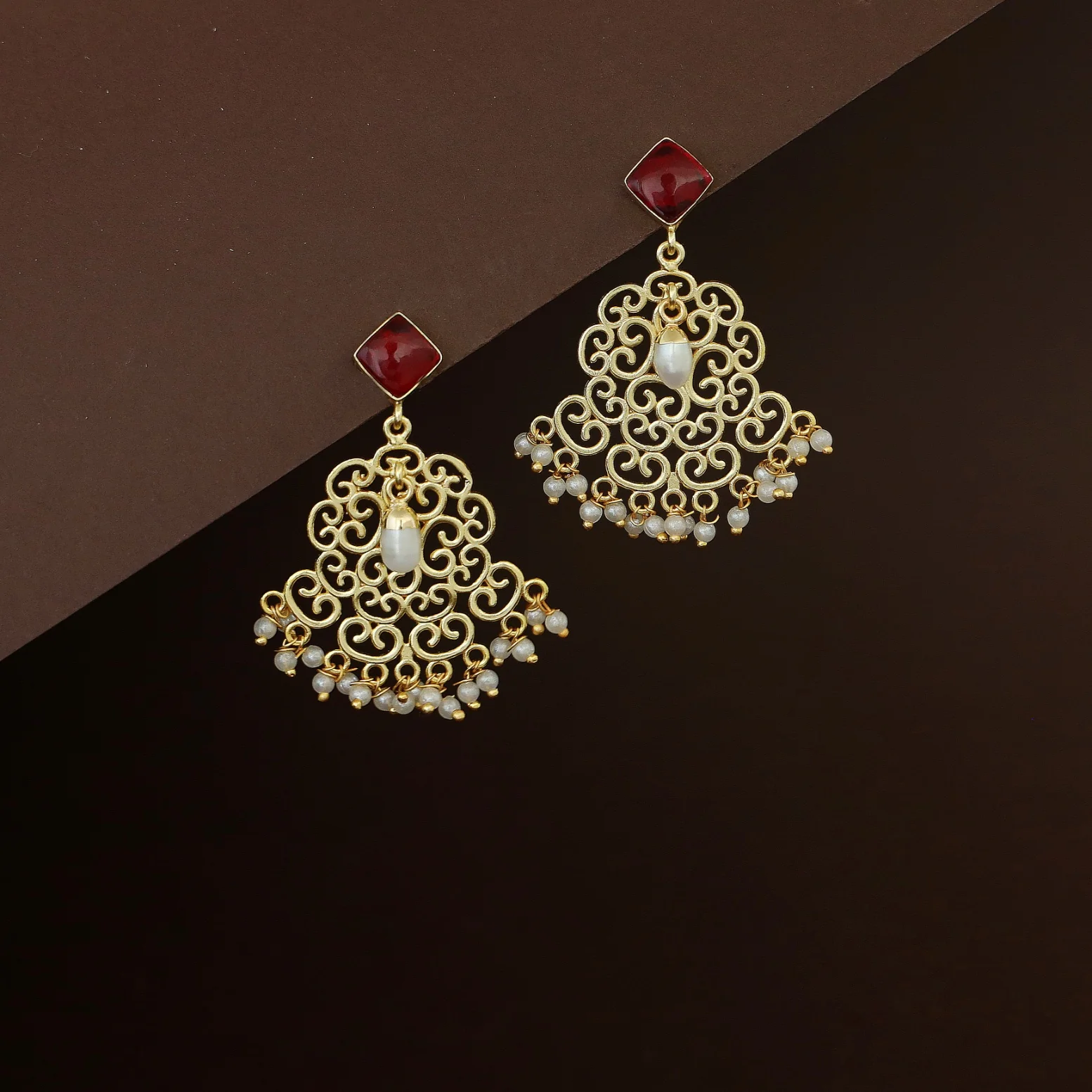 Golden Niralika Pearl Baroque + Glossy Stone Earring - Image 3