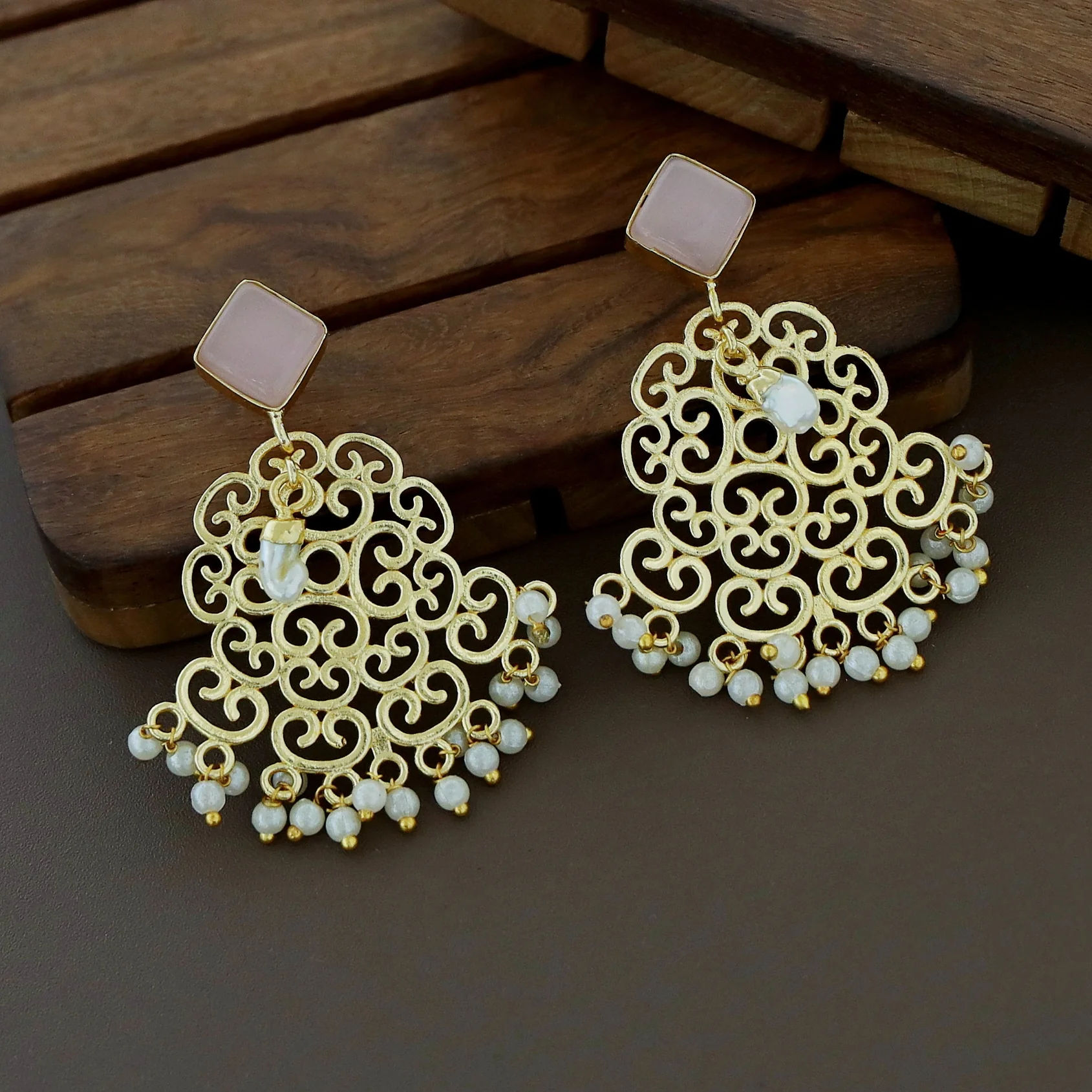 Golden Niralika Pearl Baroque + Glossy Stone Earring - Image 5