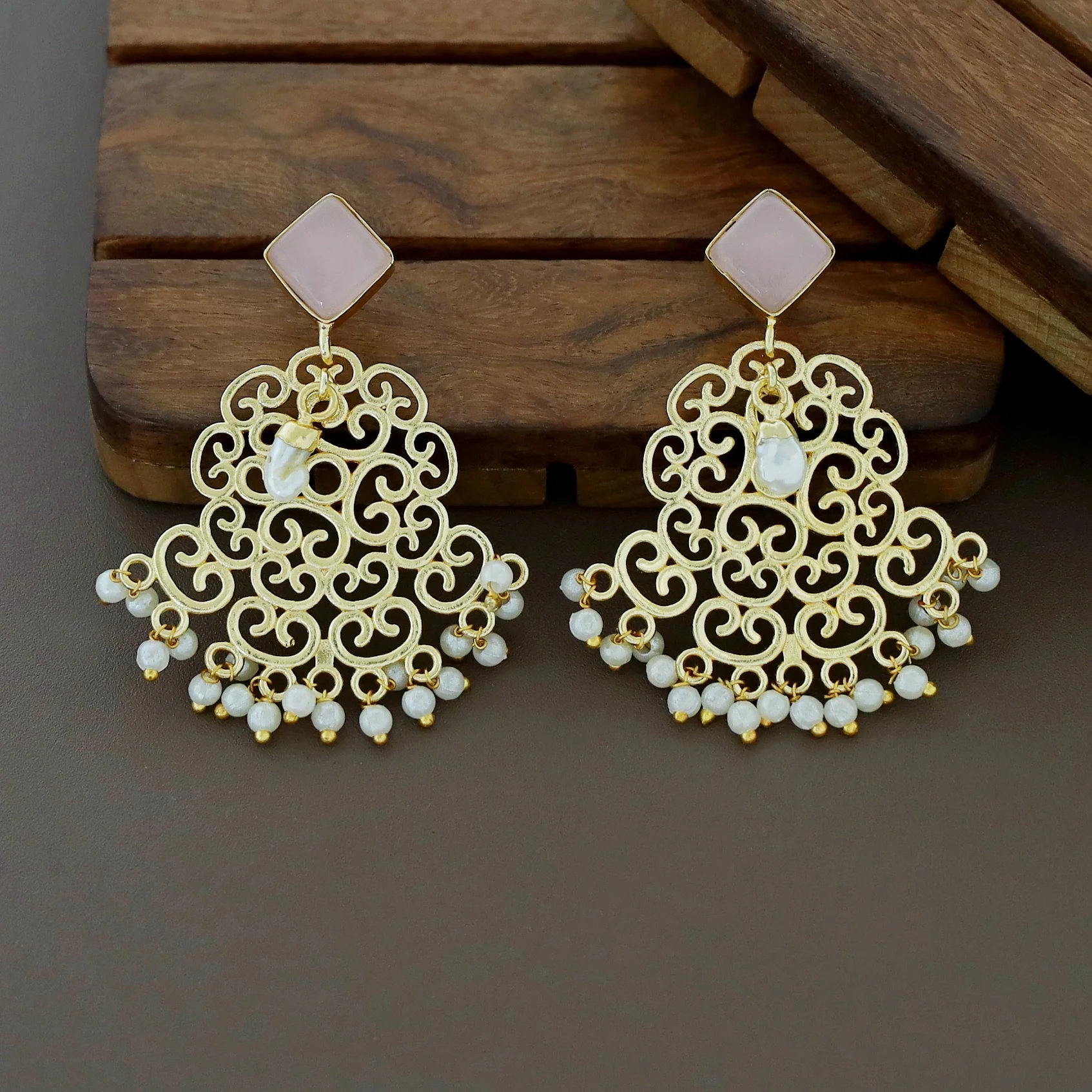 Golden Niralika Pearl Baroque + Glossy Stone Earring - Image 7
