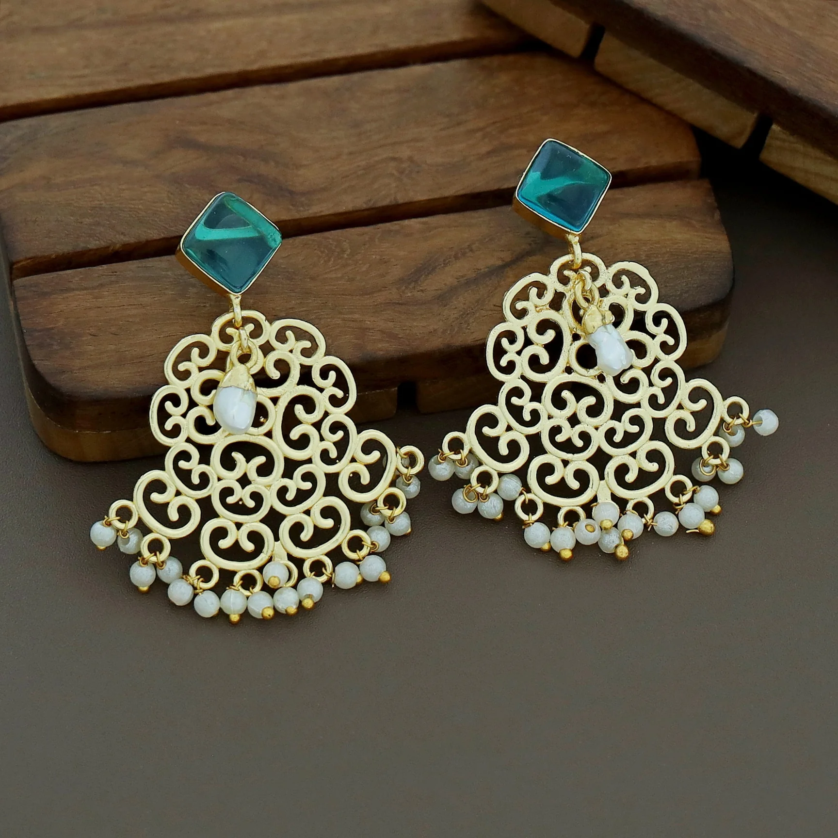 Golden Niralika Pearl Baroque + Glossy Stone Earring - Image 8