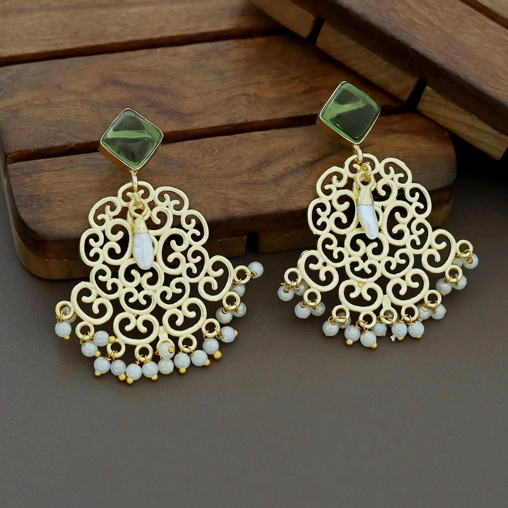 Golden Niralika Pearl Baroque + Glossy Stone Earring - Image 9