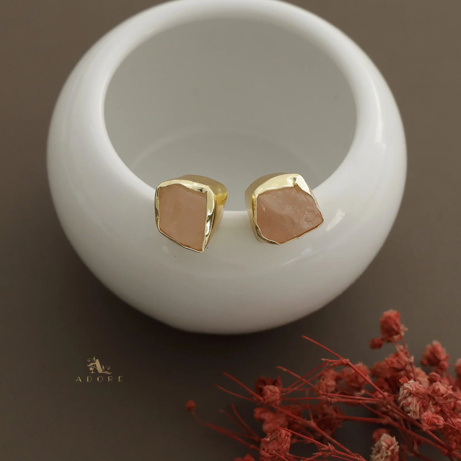 Golden Odelia Raw Stone Short Neckpiece / Choker With Stud - Image 7