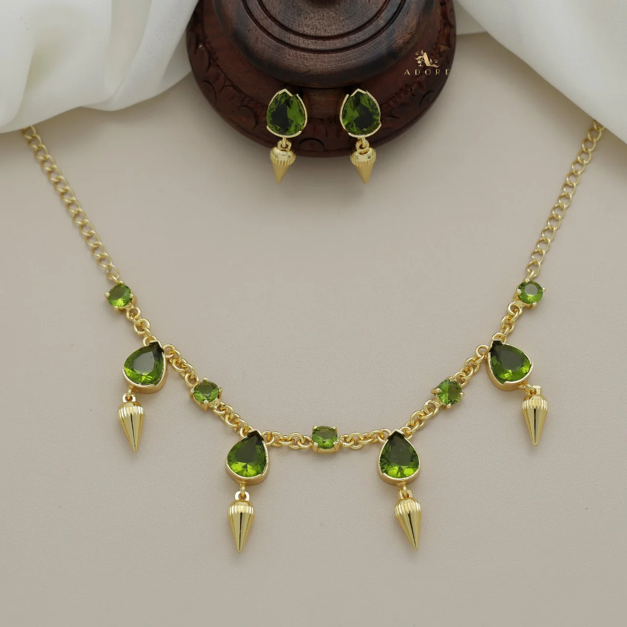 Golden Olivna Corn Drop Neckpiece With Earring - Image 10