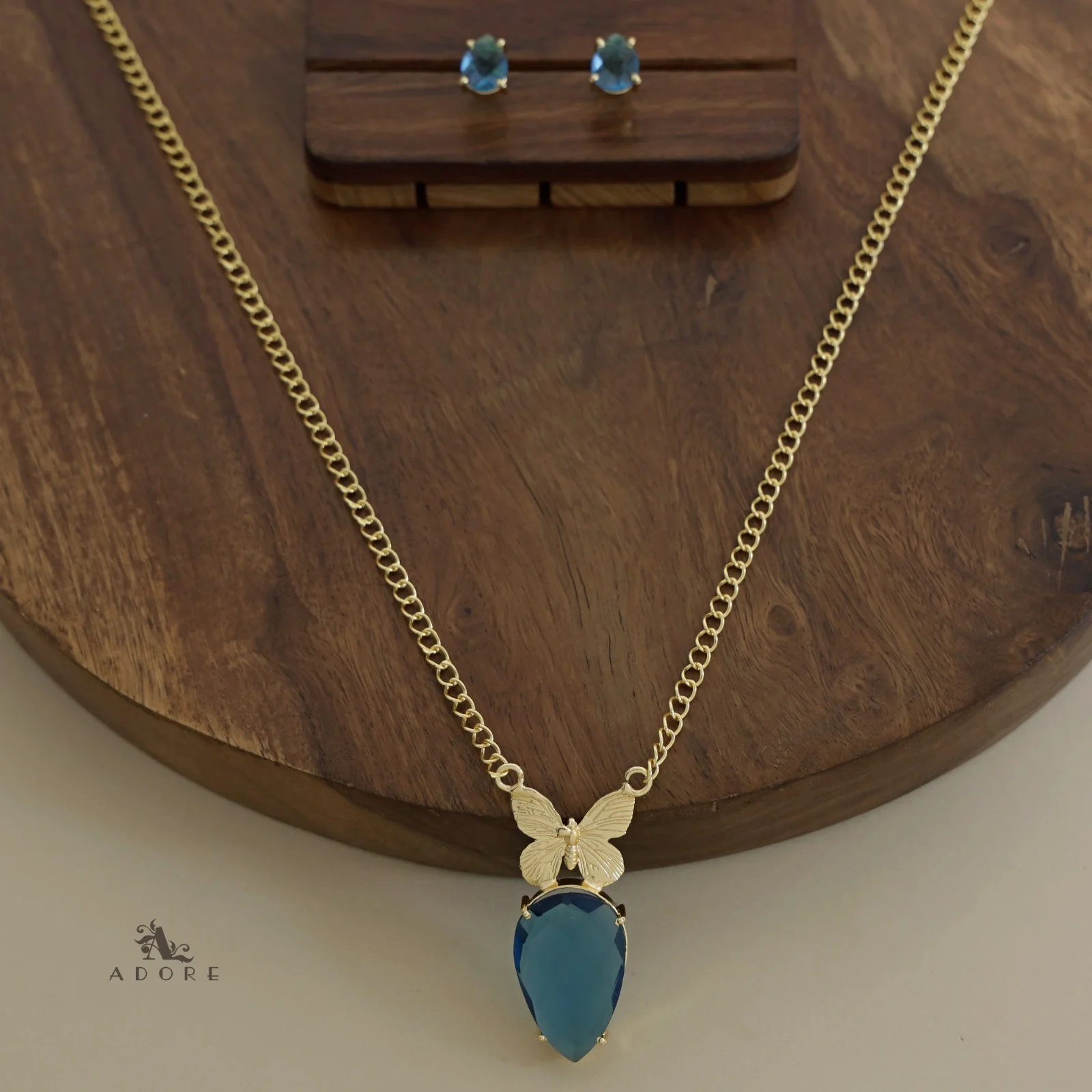 Golden Papillon Glossy Drop Long Neckpiece With Stud - Image 4