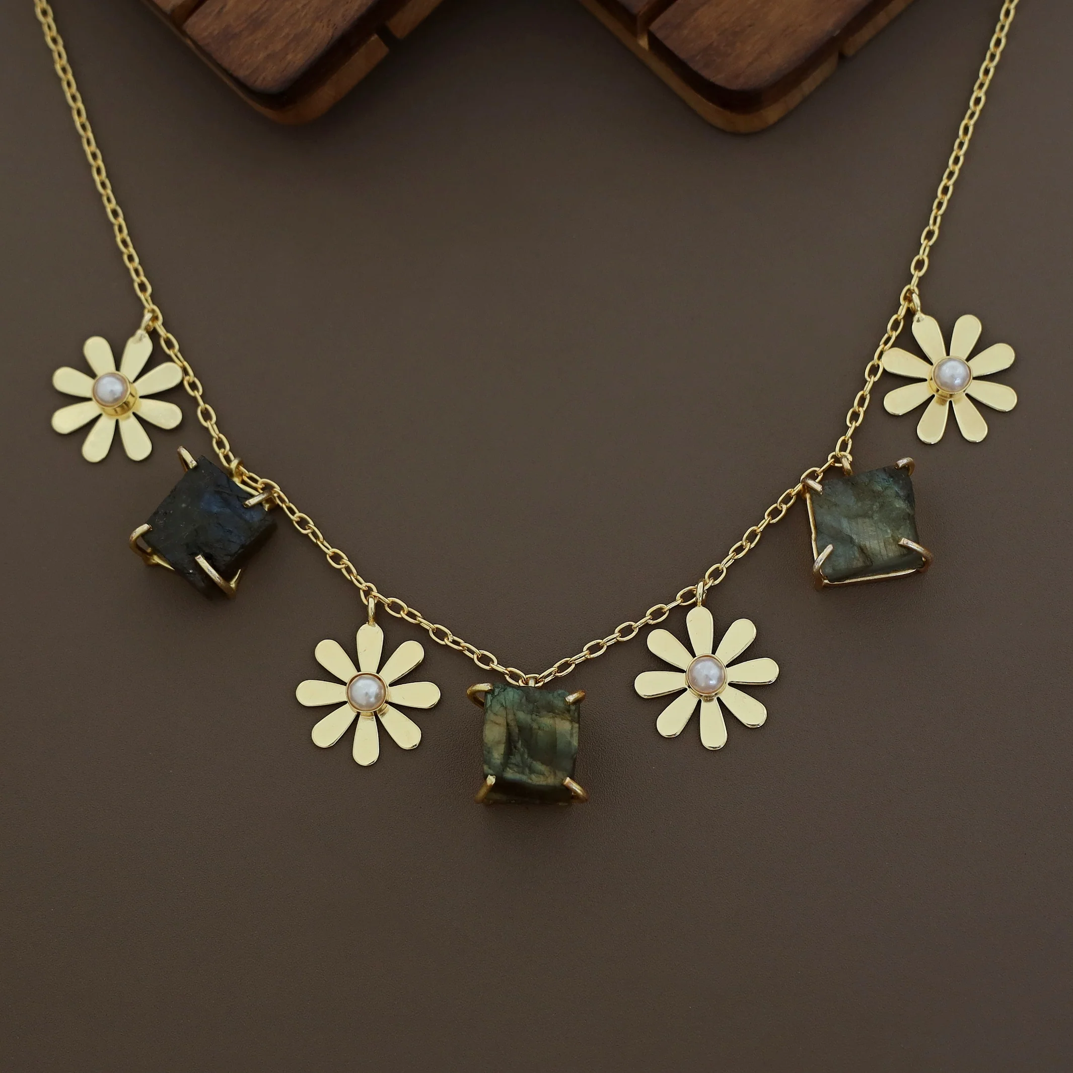Golden Pearl Midhila Raw Stone Short Neckpiece - Image 8