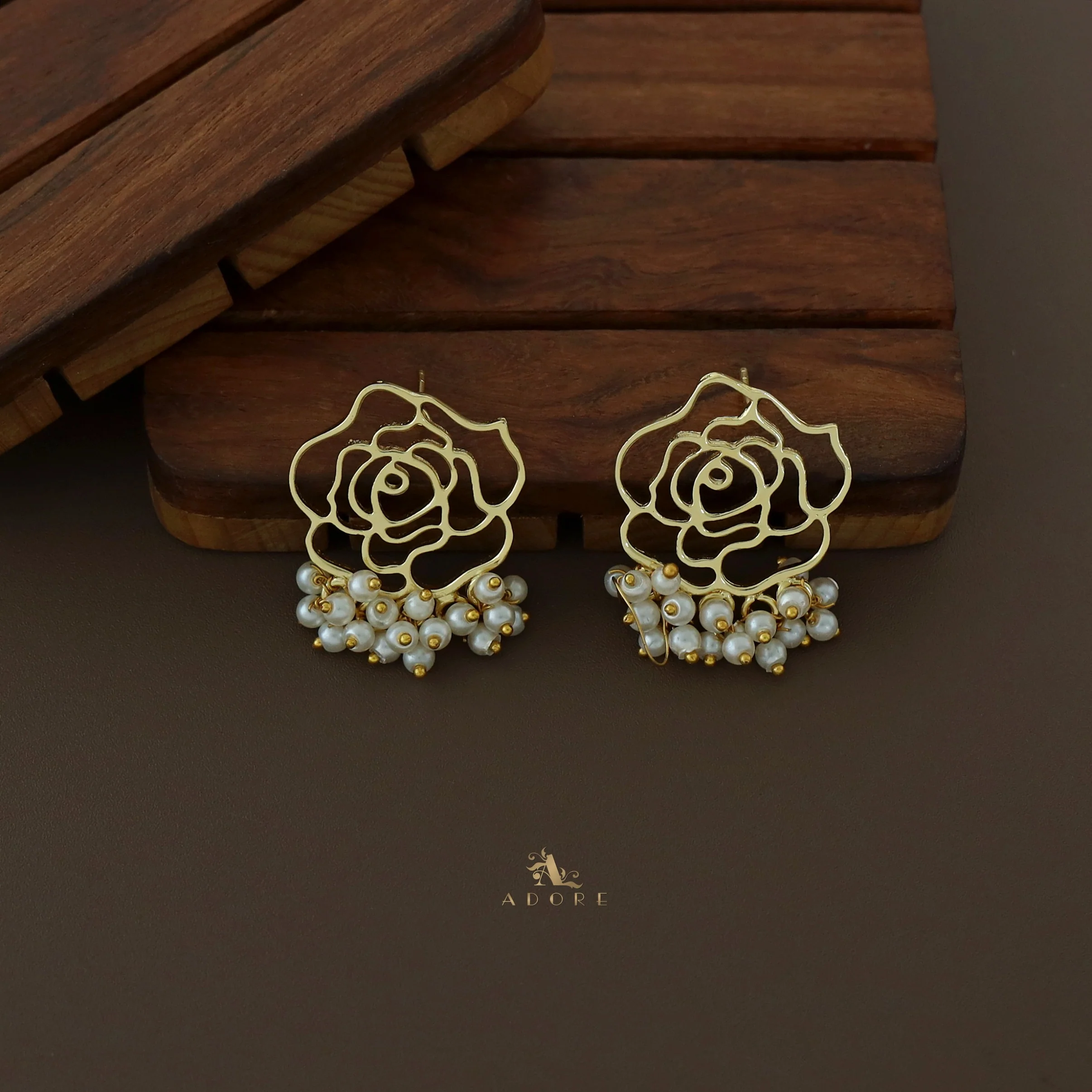 Golden Raazi Pearl Cluster Choker with Earring - Image 4