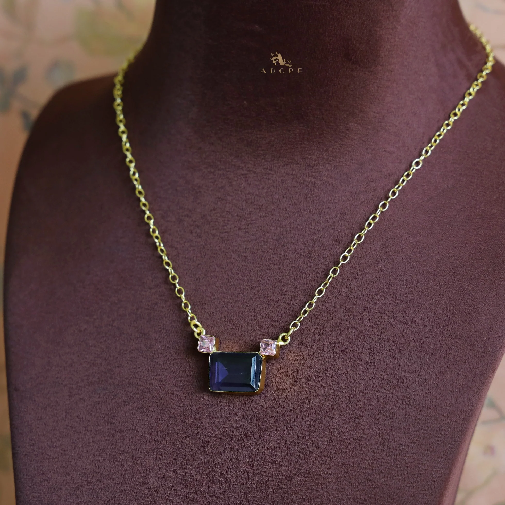 Golden Rectangle And Mini Square Glossy Neckpiece - Image 7