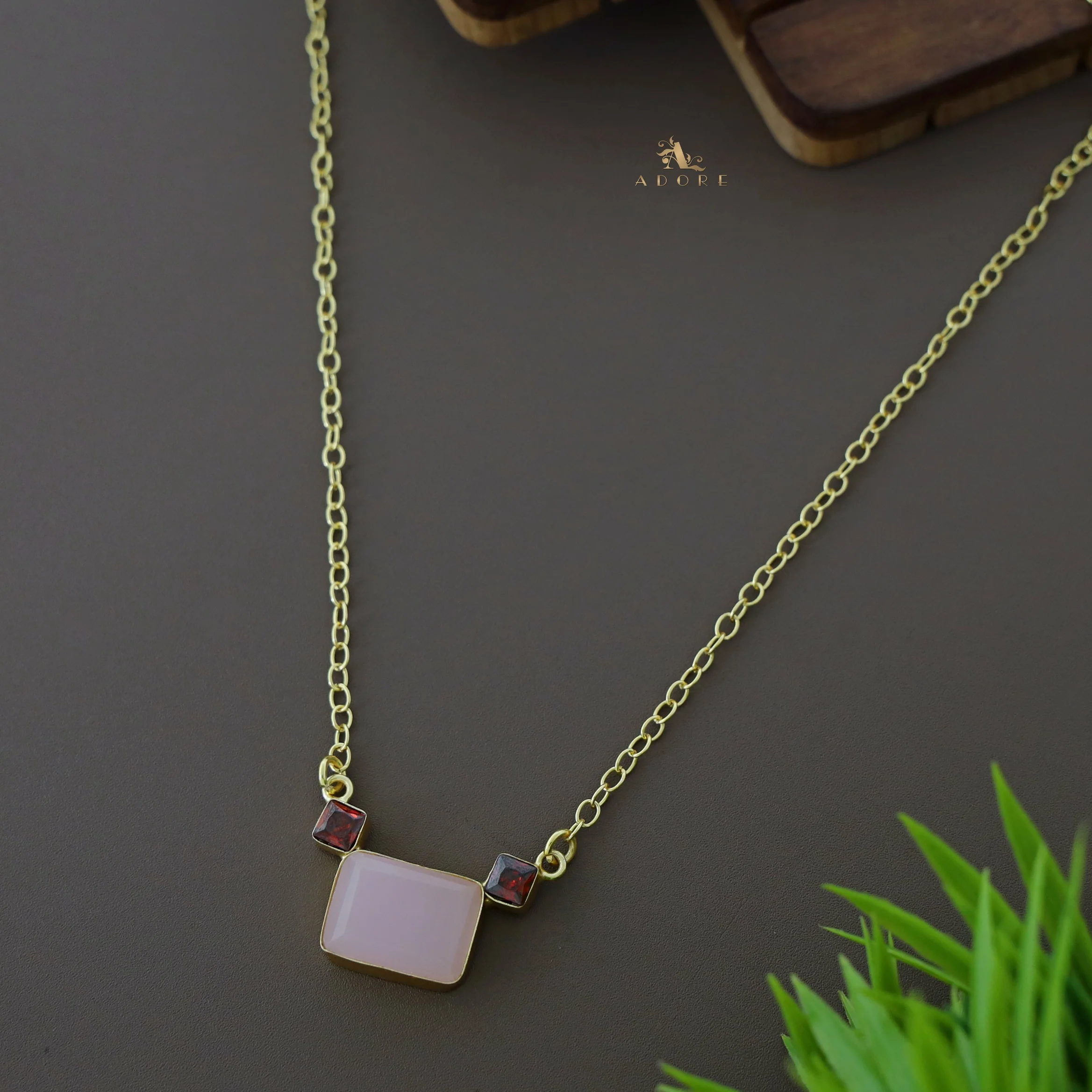 Golden Rectangle And Mini Square Glossy Neckpiece - Image 9