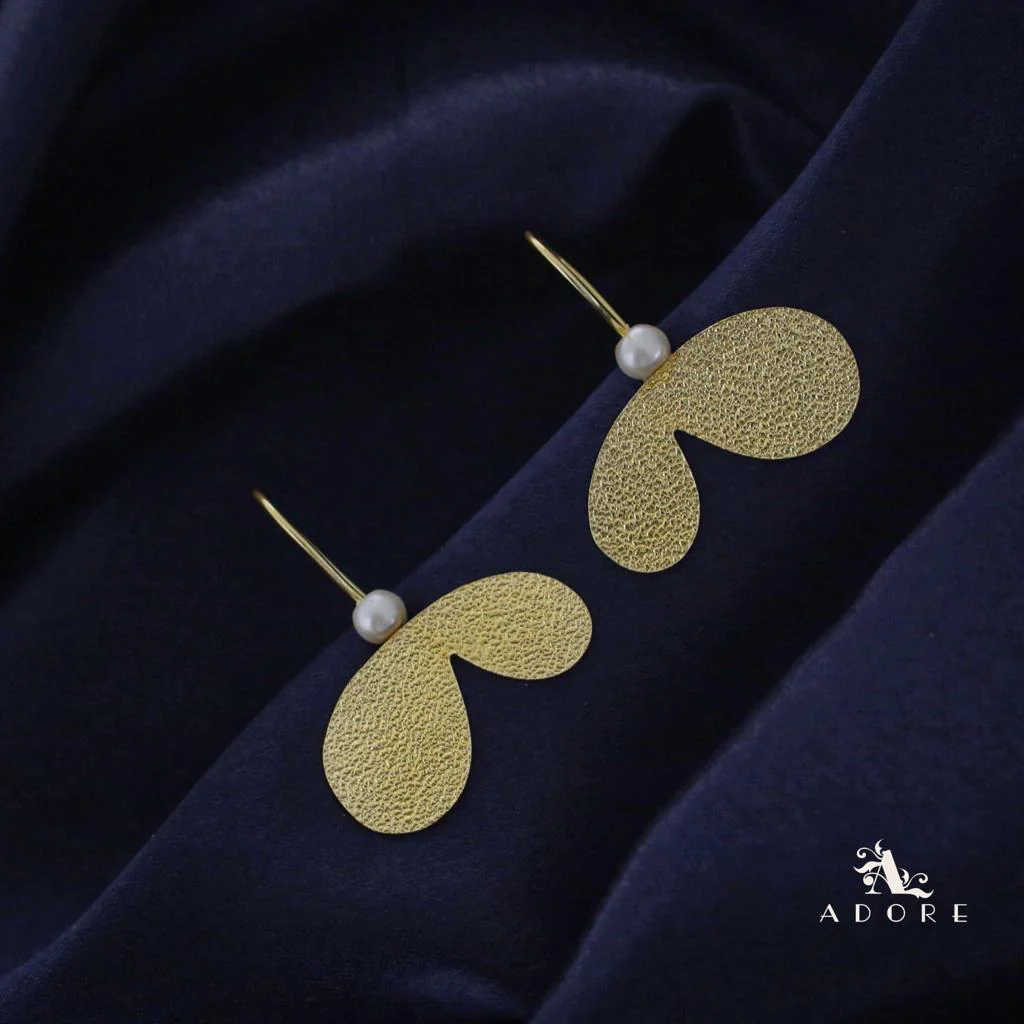 Golden Rithika Pearl Earring - Image 2