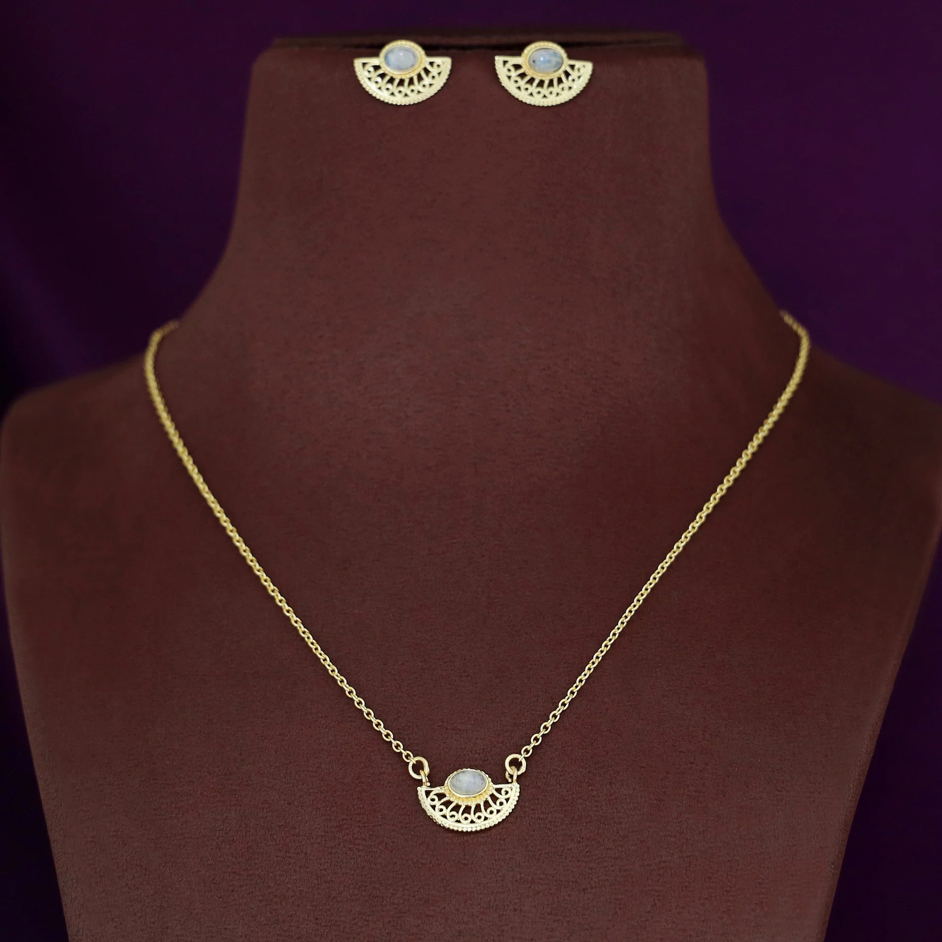 Golden Semi Circle Natural Stone Neckpiece With Earring - Image 6