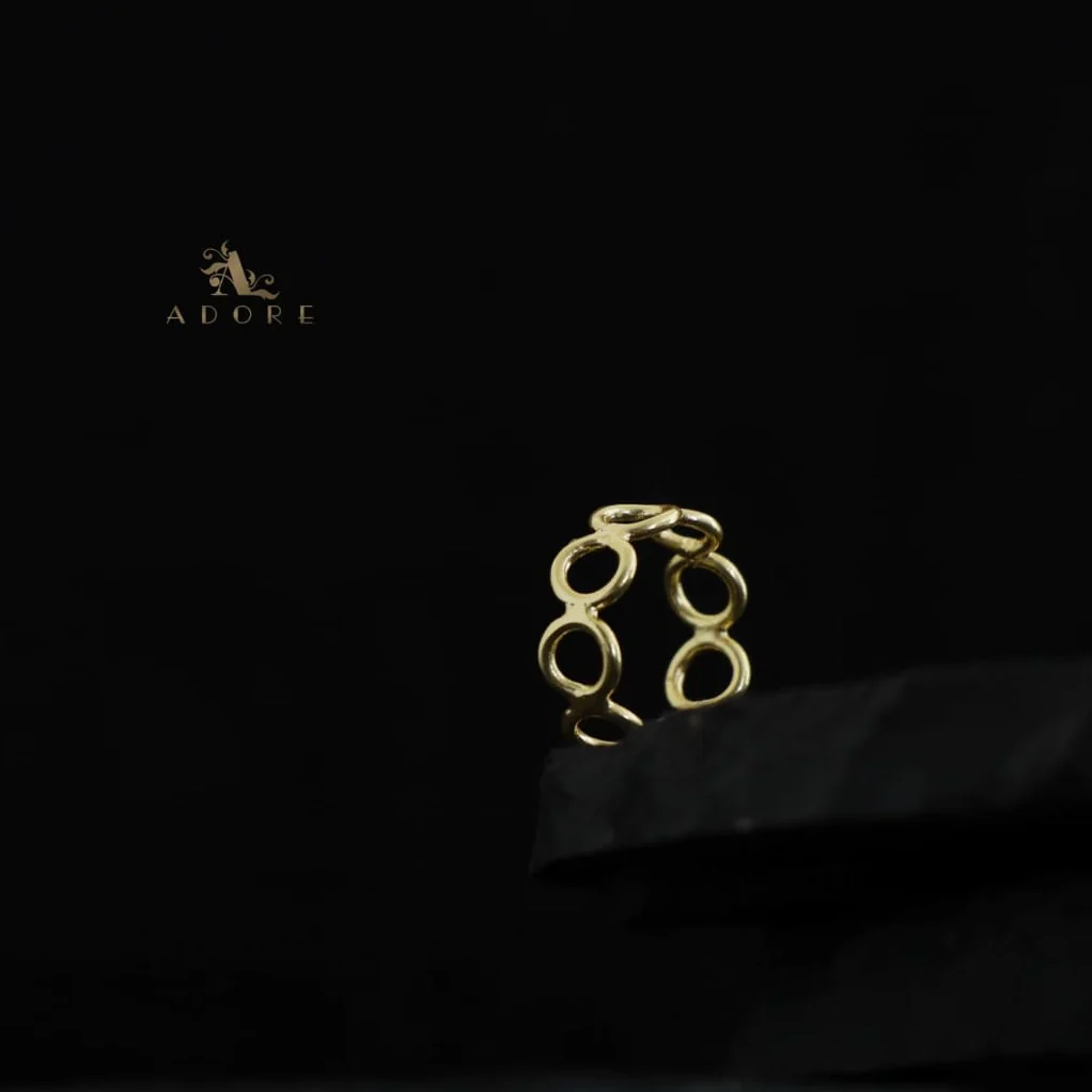 Golden Single Layer Round Ring - Image 2