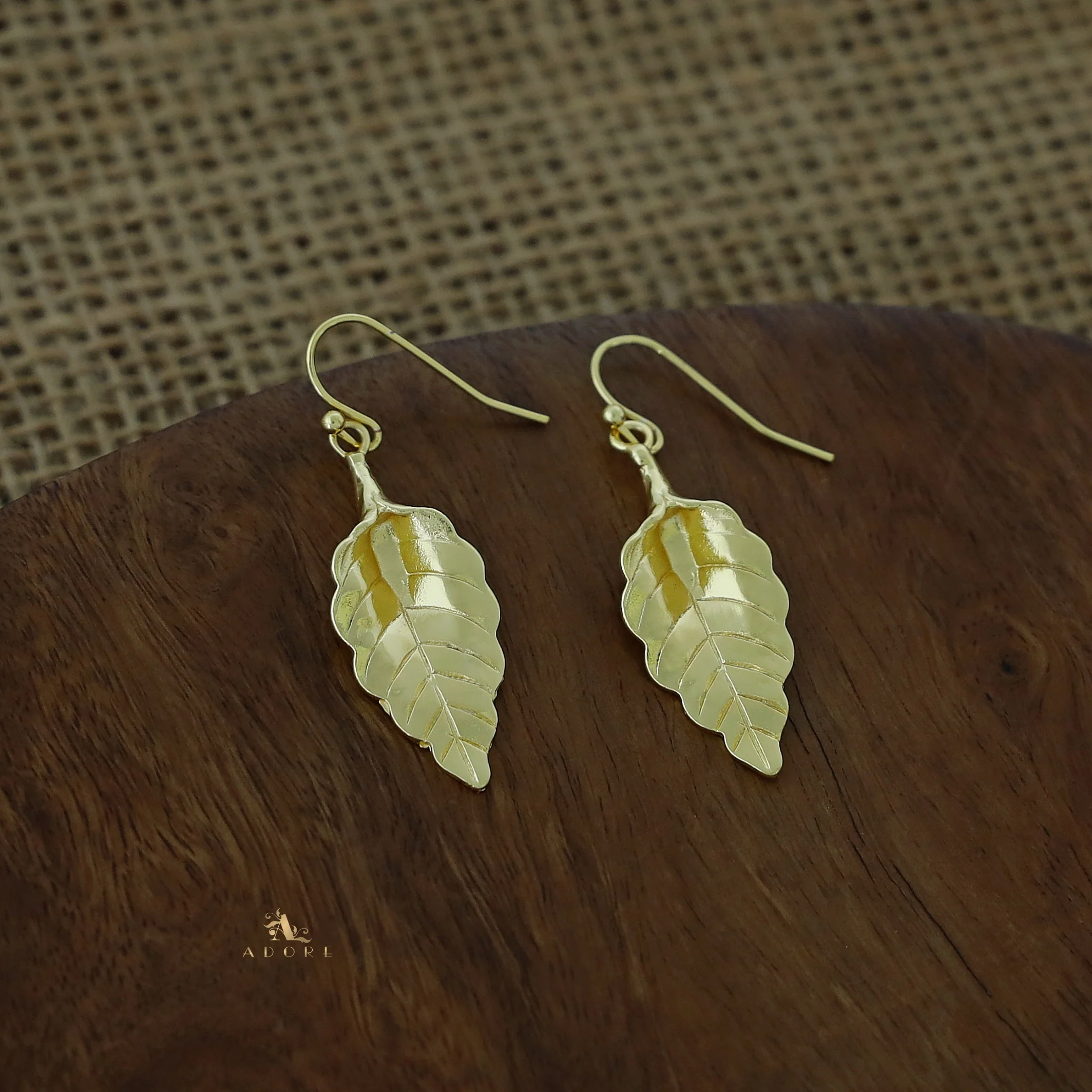 Golden Single Leaf Drop - Image 3