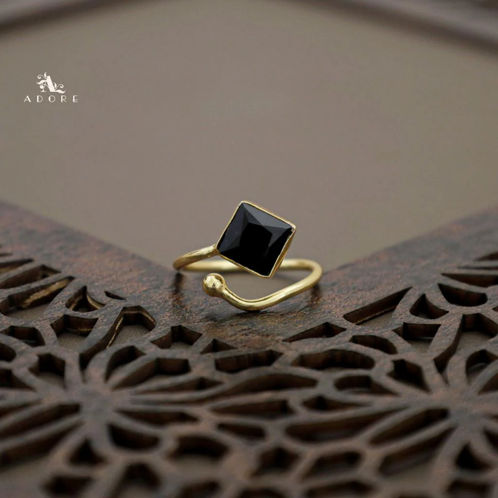 Golden Single Stone Diamond Ring - Image 18