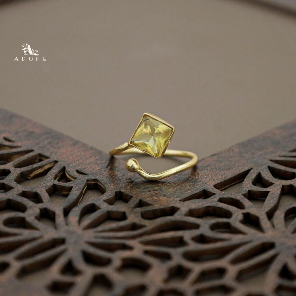 Golden Single Stone Diamond Ring - Image 4