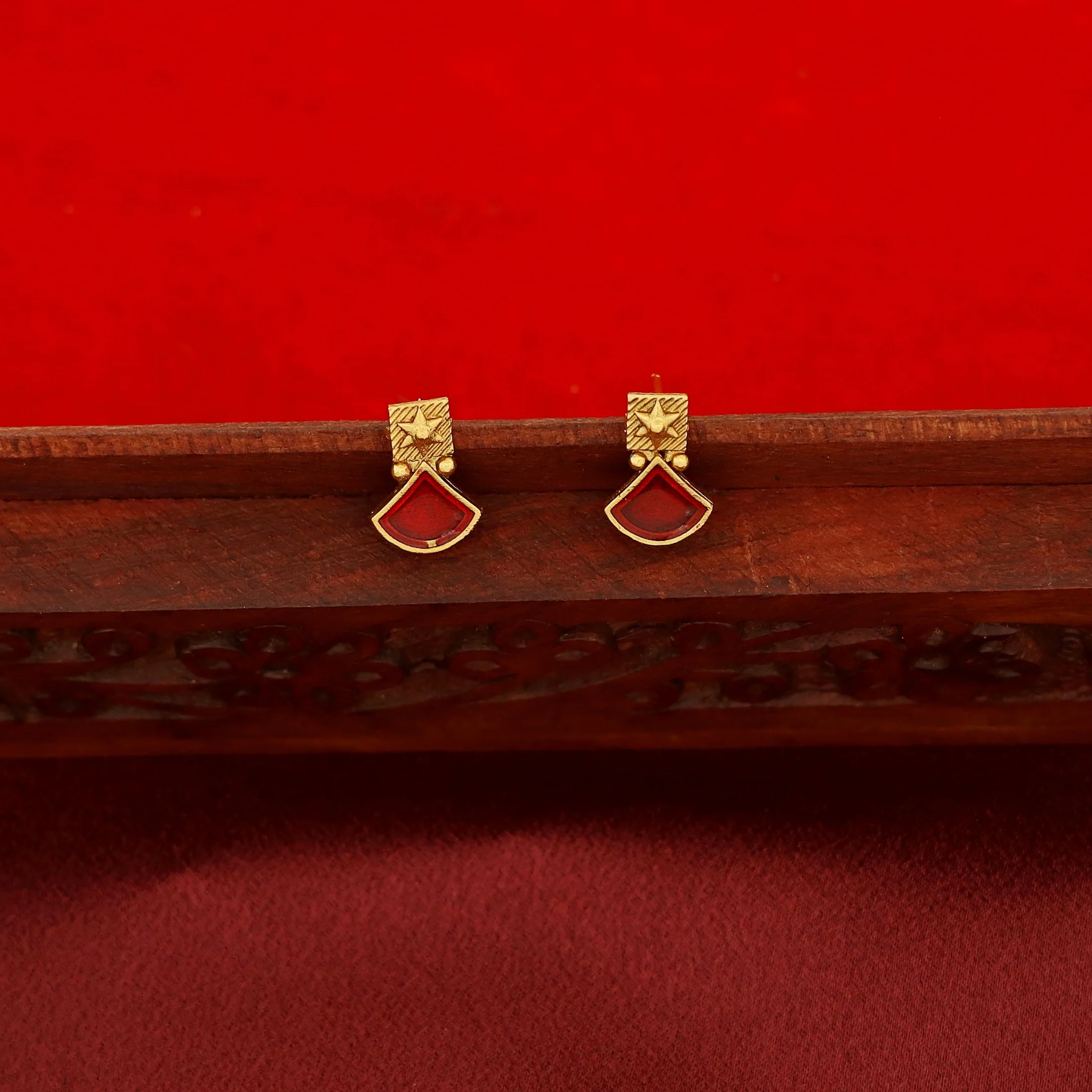 Bhuvi Square Star Enamel Short Neckpiece With Stud - Image 8