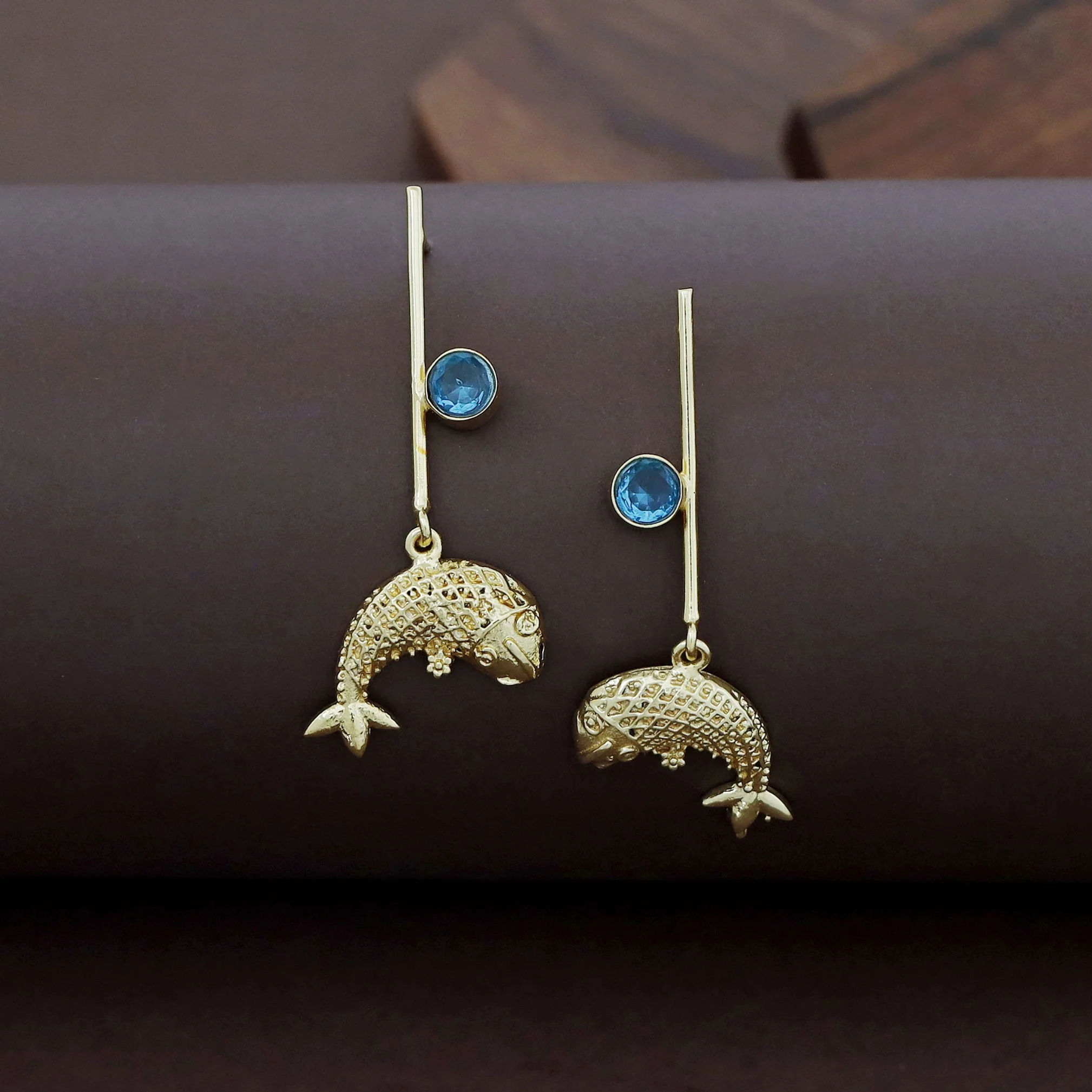 Golden Stick Glossy Stone Fish Earring - Image 2