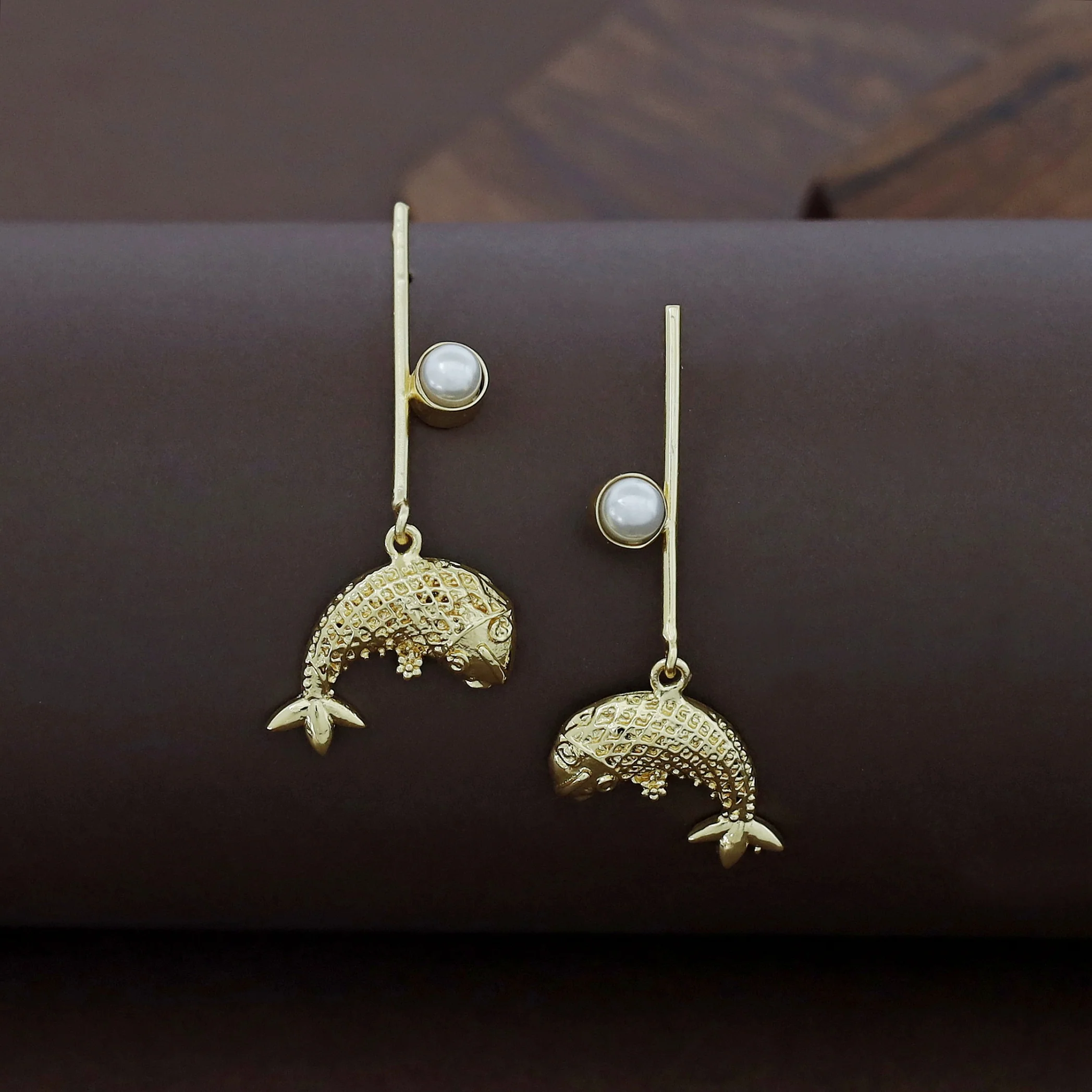 Golden Stick Glossy Stone Fish Earring - Image 4