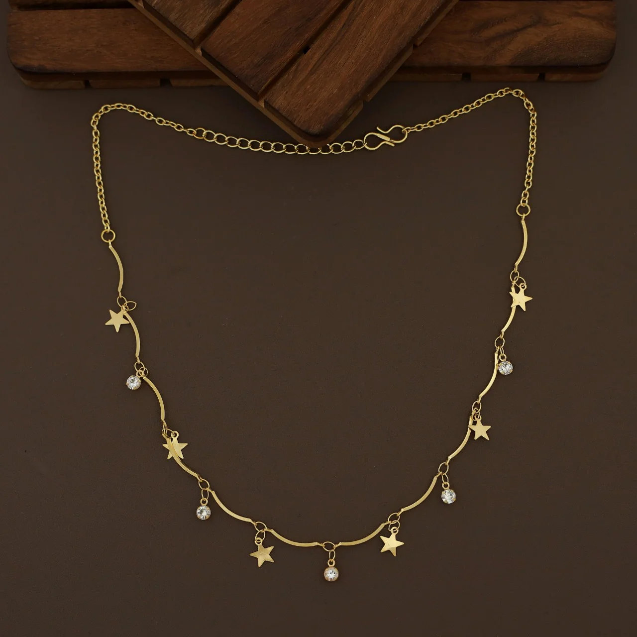 Golden Stick Hanging Star Glossy Stone Neckpiece - Image 3