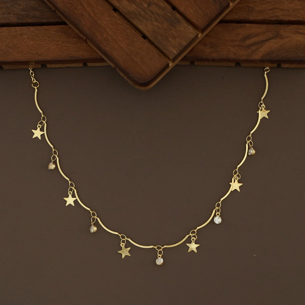 Golden Stick Hanging Star Glossy Stone Neckpiece - Image 4