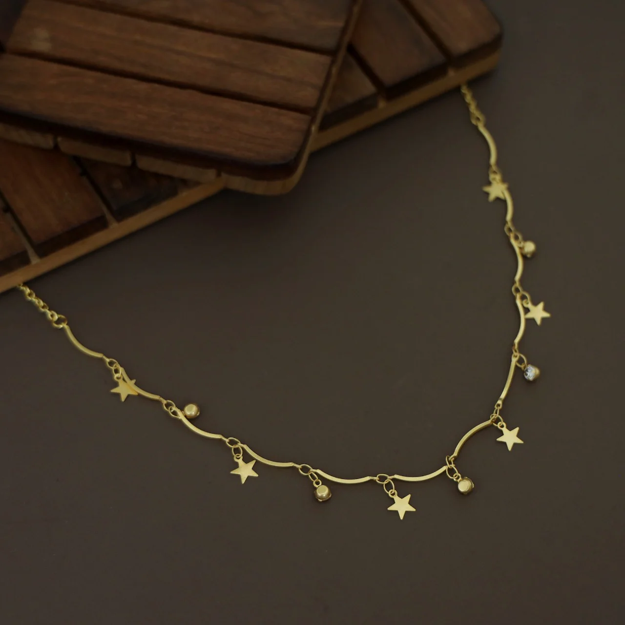 Golden Stick Hanging Star Glossy Stone Neckpiece - Image 5