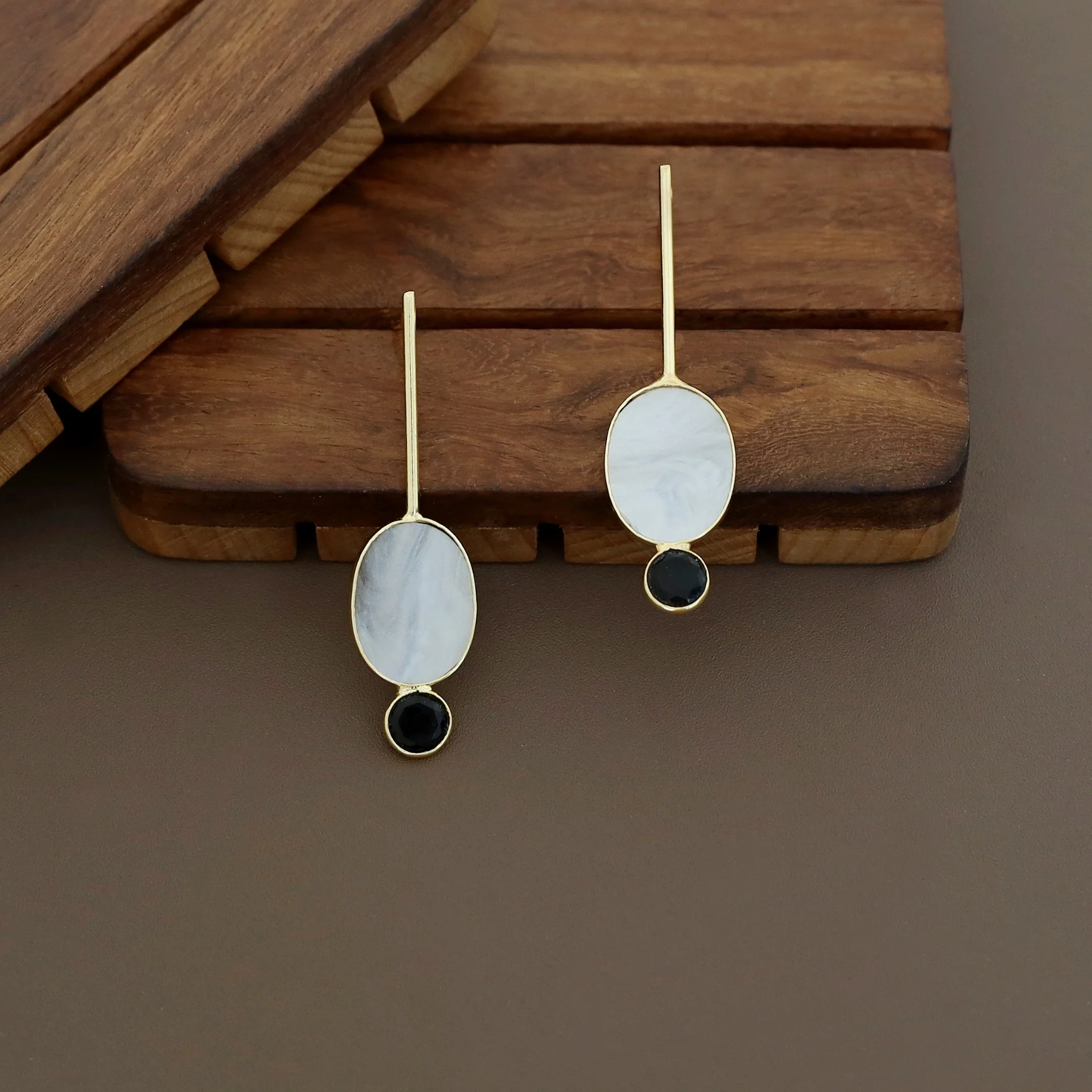 Lirisha Golden Stick MOP And Glossy Earring - Image 7