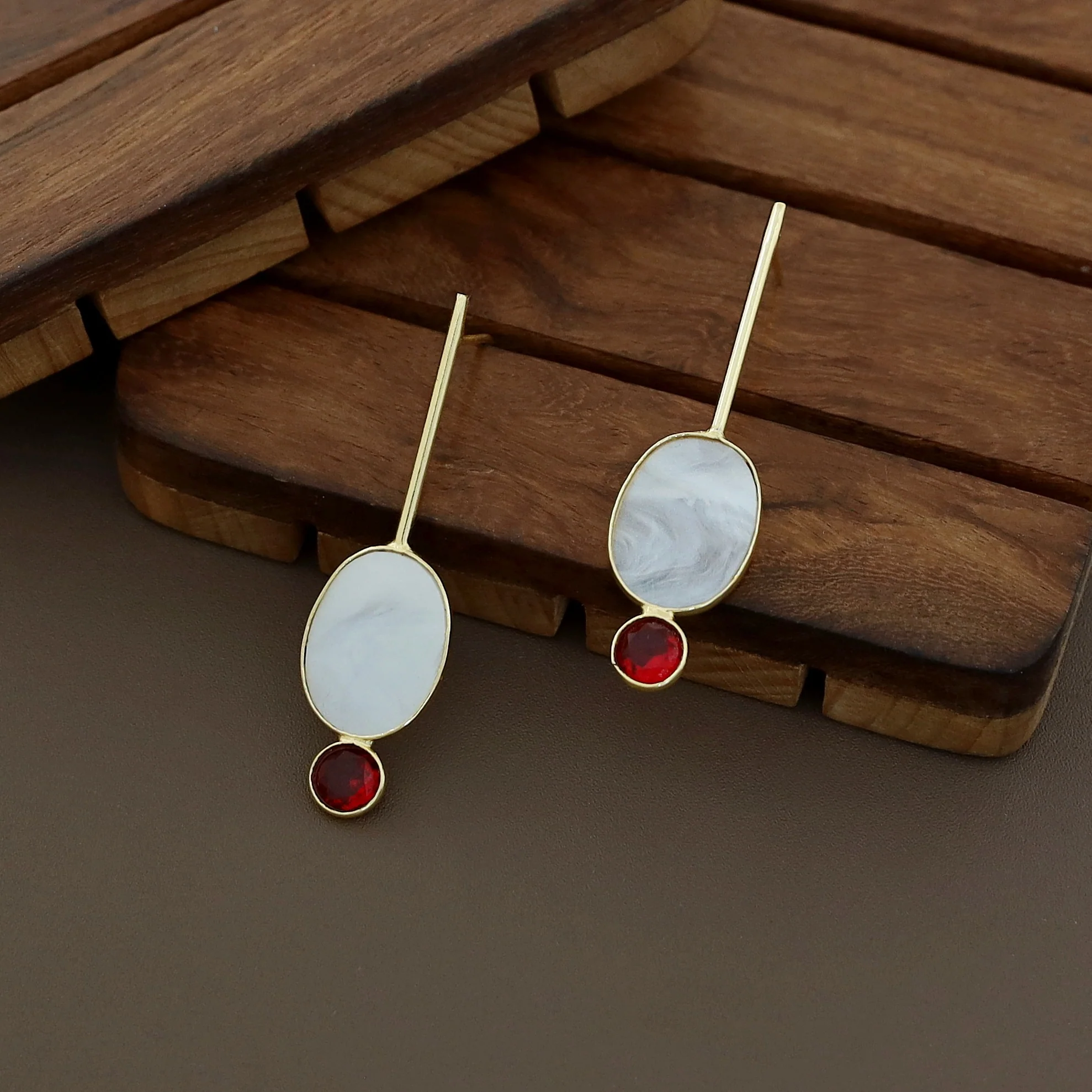 Lirisha Golden Stick MOP And Glossy Earring - Image 8