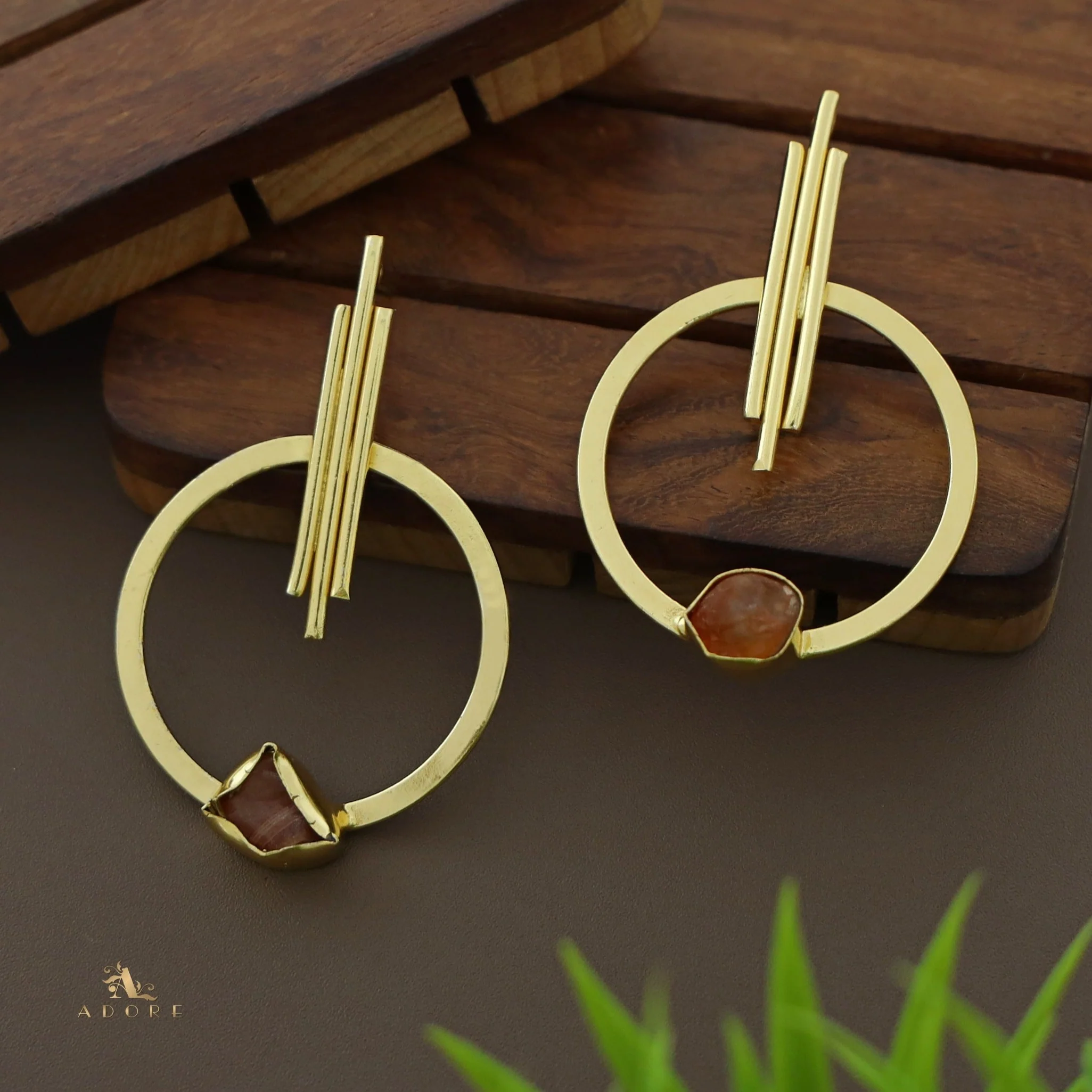 Laura Golden Sticky Round Raw Stone Earring - Image 2