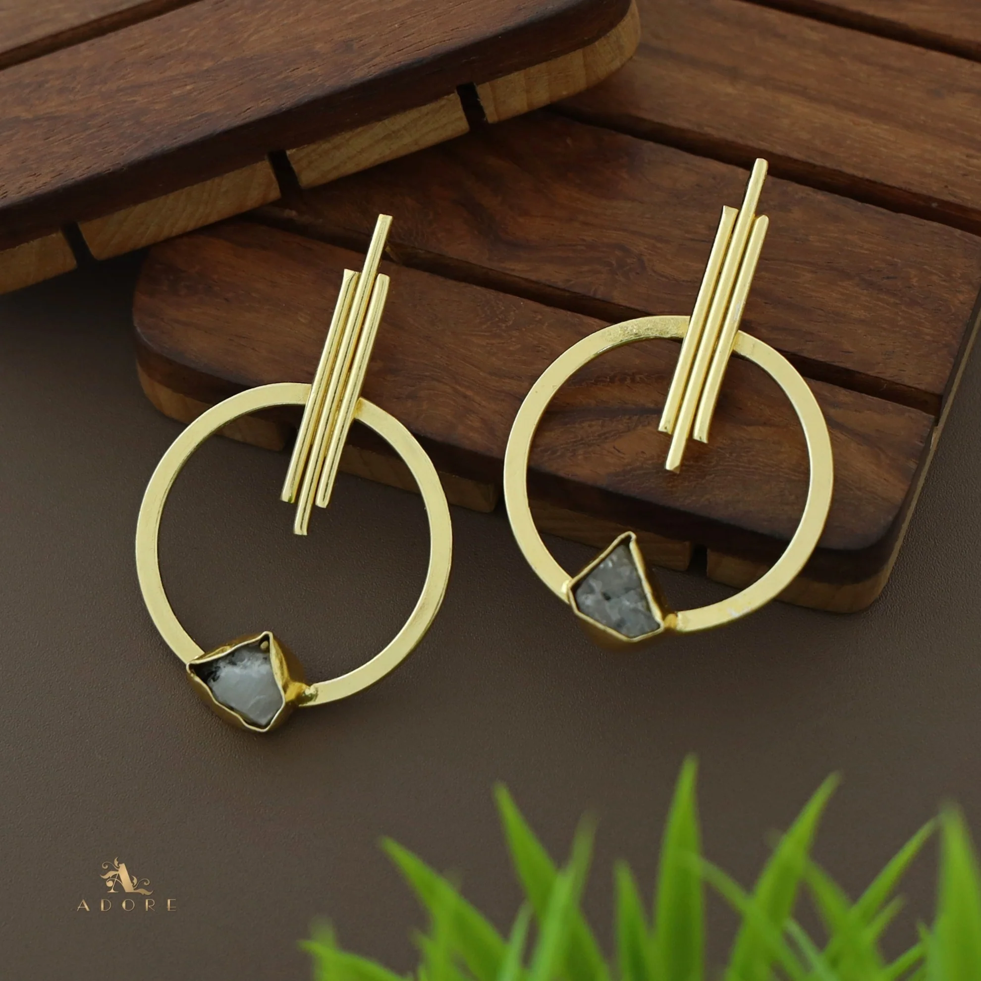 Laura Golden Sticky Round Raw Stone Earring - Image 4