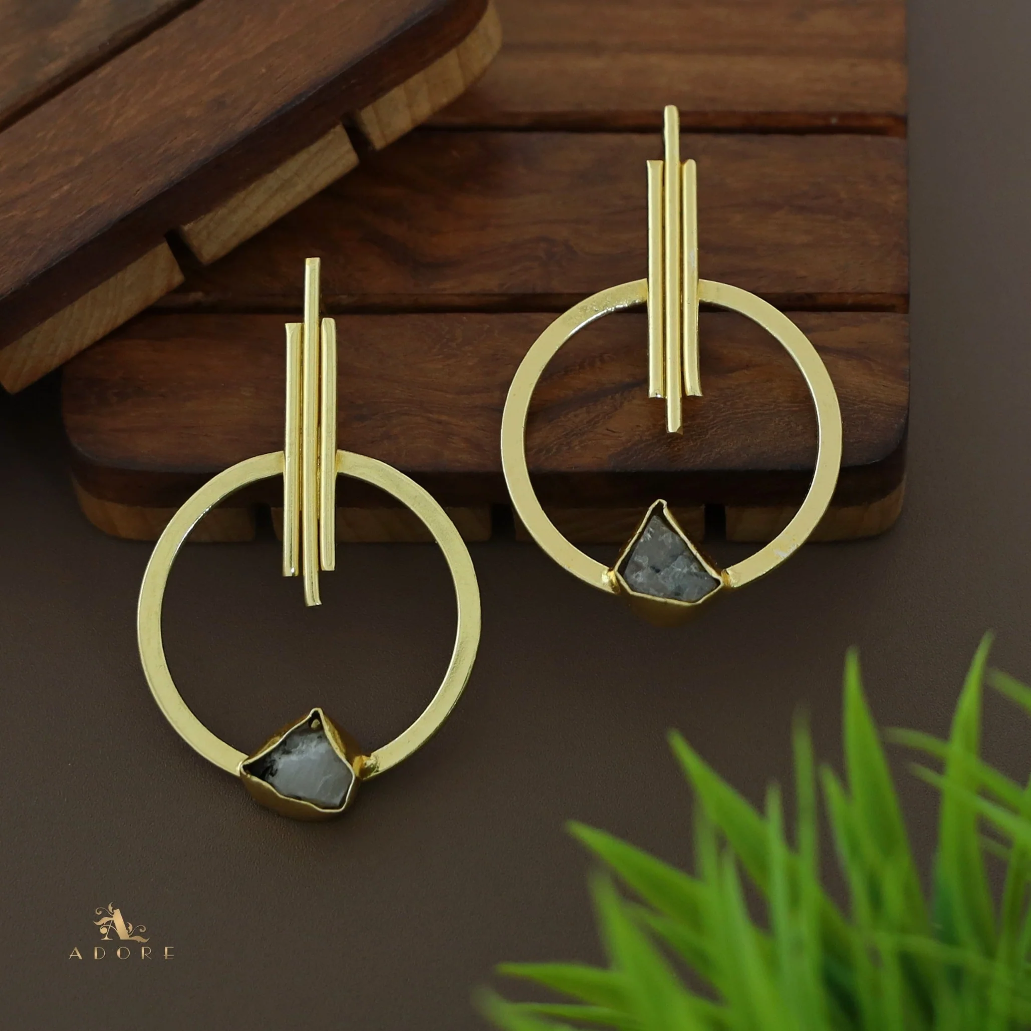 Laura Golden Sticky Round Raw Stone Earring - Image 5