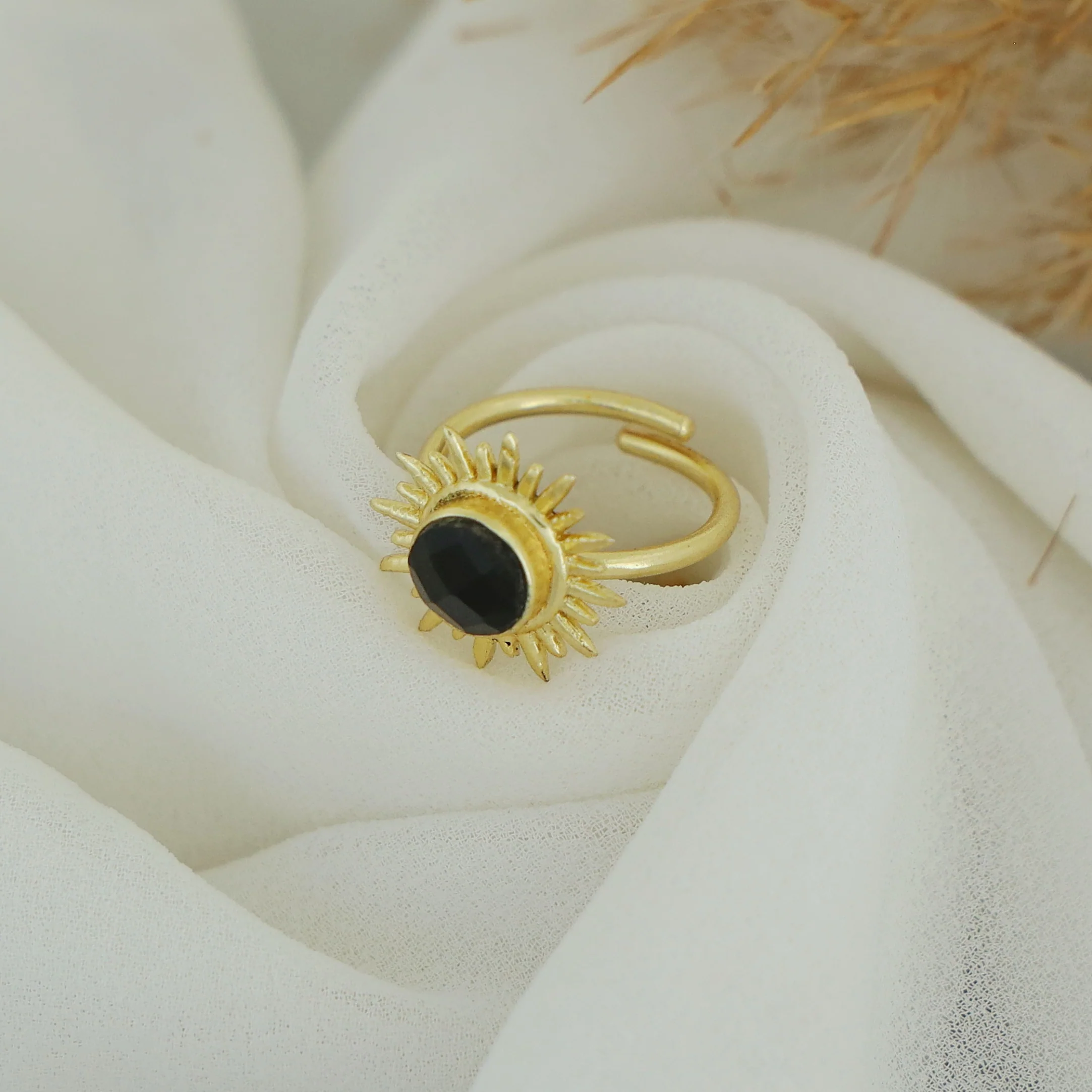Jyoti Golden Sun Circle Stone Ring - Image 12