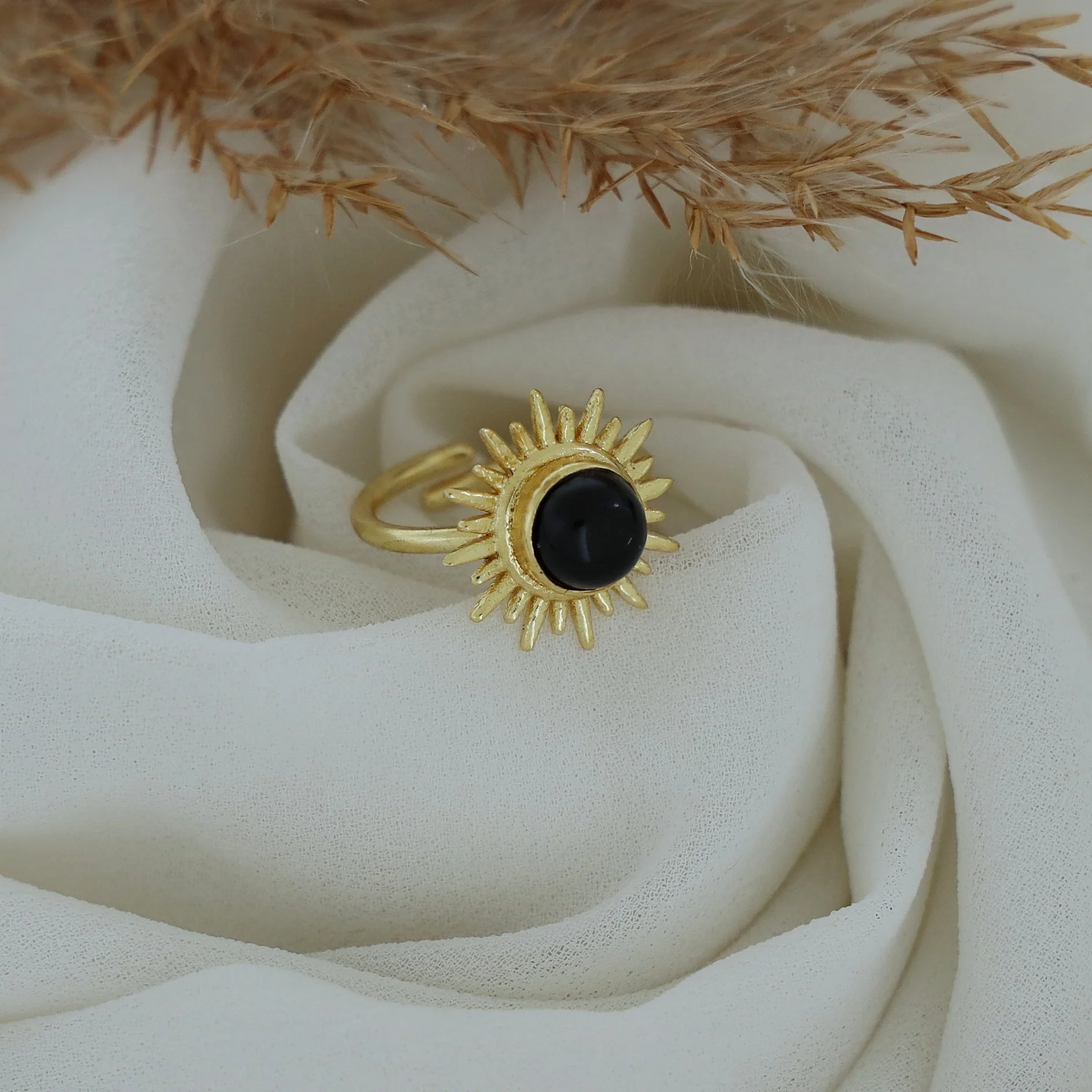 Jyoti Golden Sun Circle Stone Ring - Image 13
