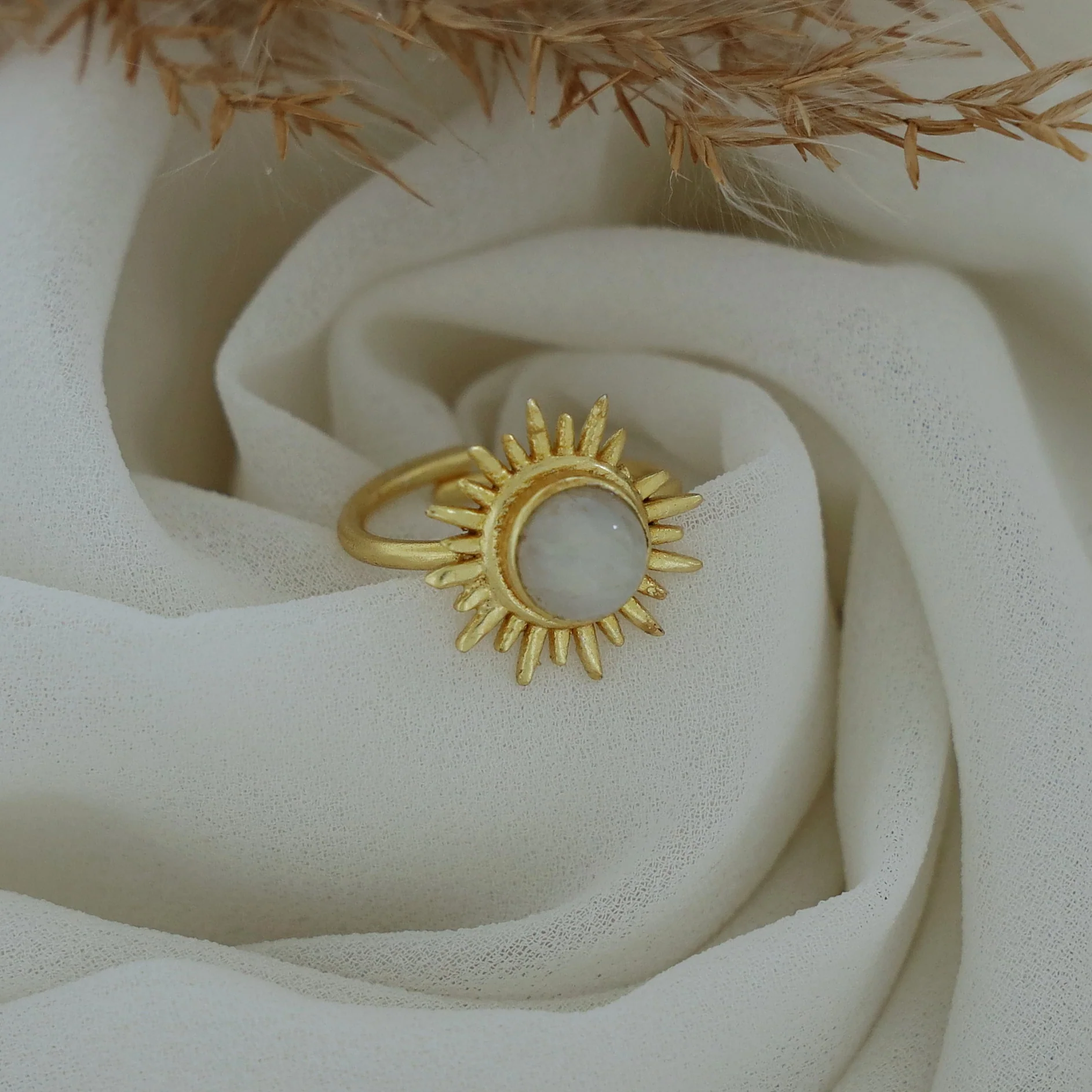 Jyoti Golden Sun Circle Stone Ring - Image 15