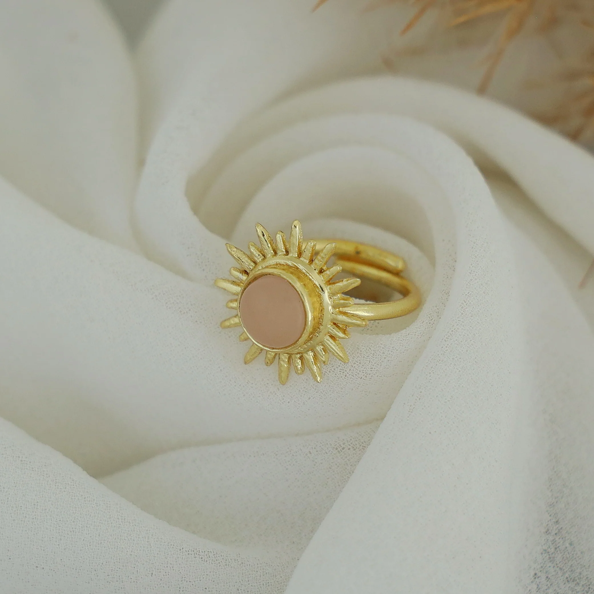 Jyoti Golden Sun Circle Stone Ring - Image 3