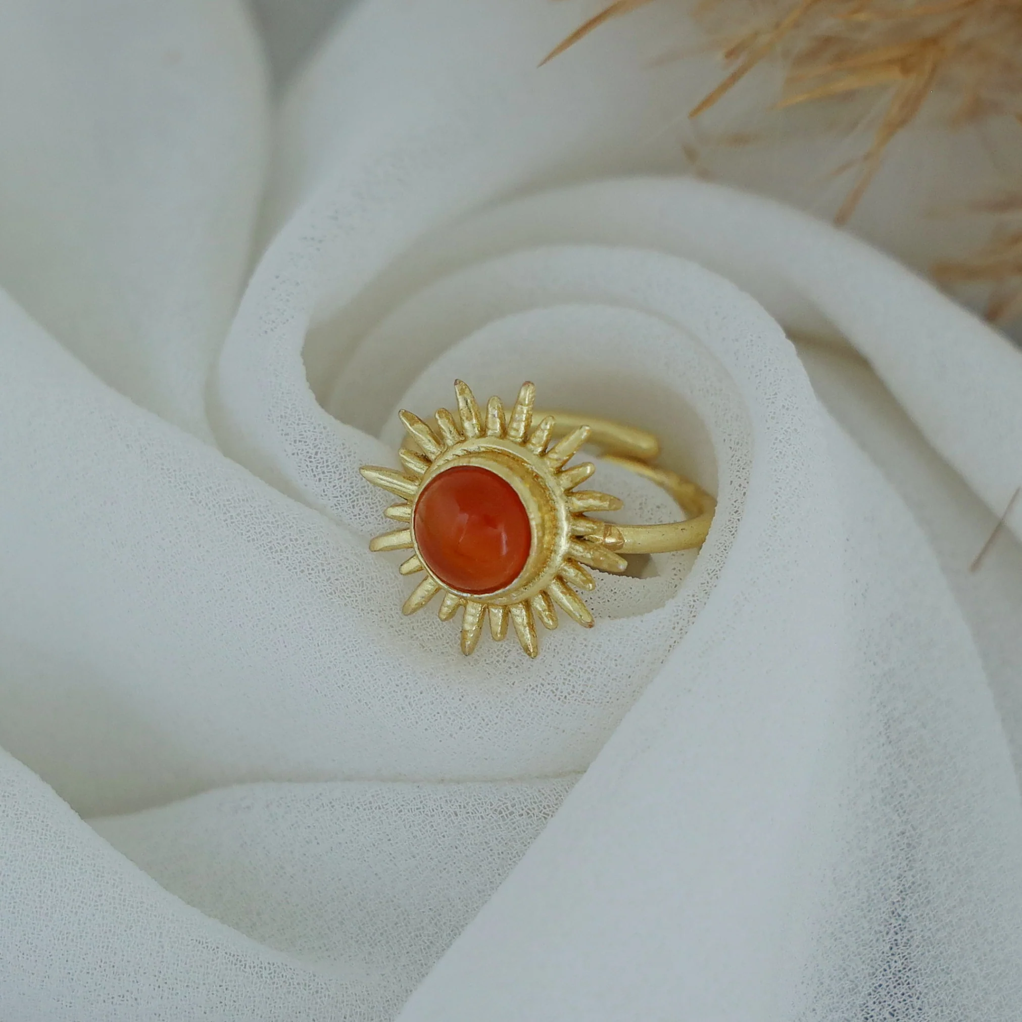 Jyoti Golden Sun Circle Stone Ring - Image 4