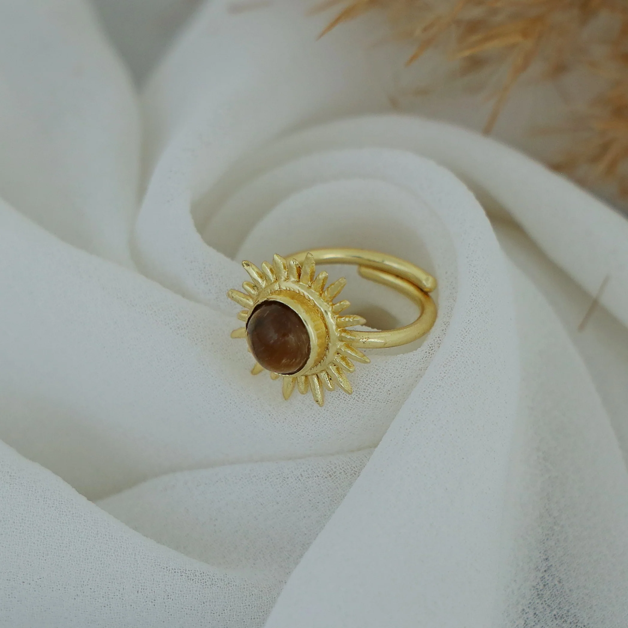Jyoti Golden Sun Circle Stone Ring - Image 6