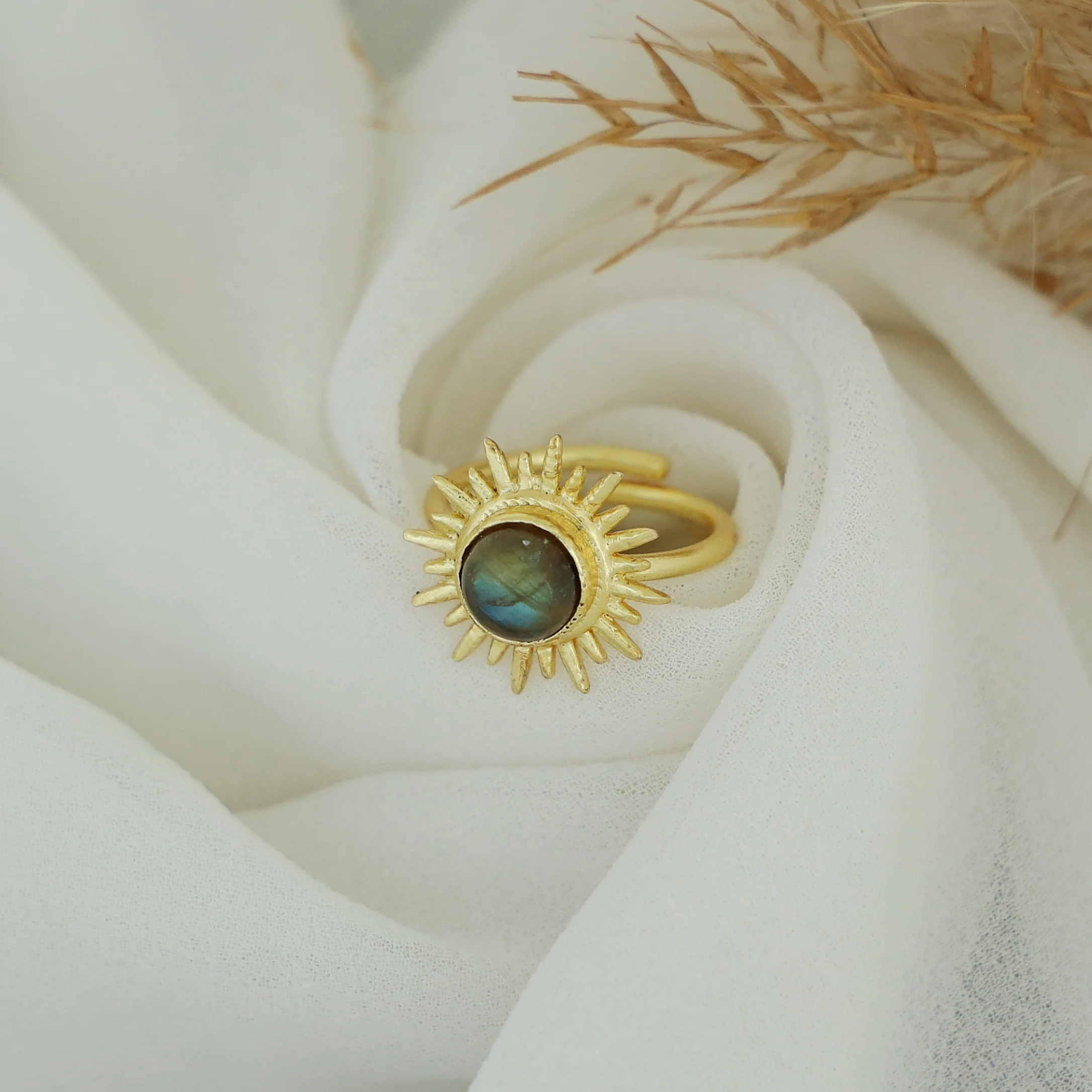 Jyoti Golden Sun Circle Stone Ring - Image 8