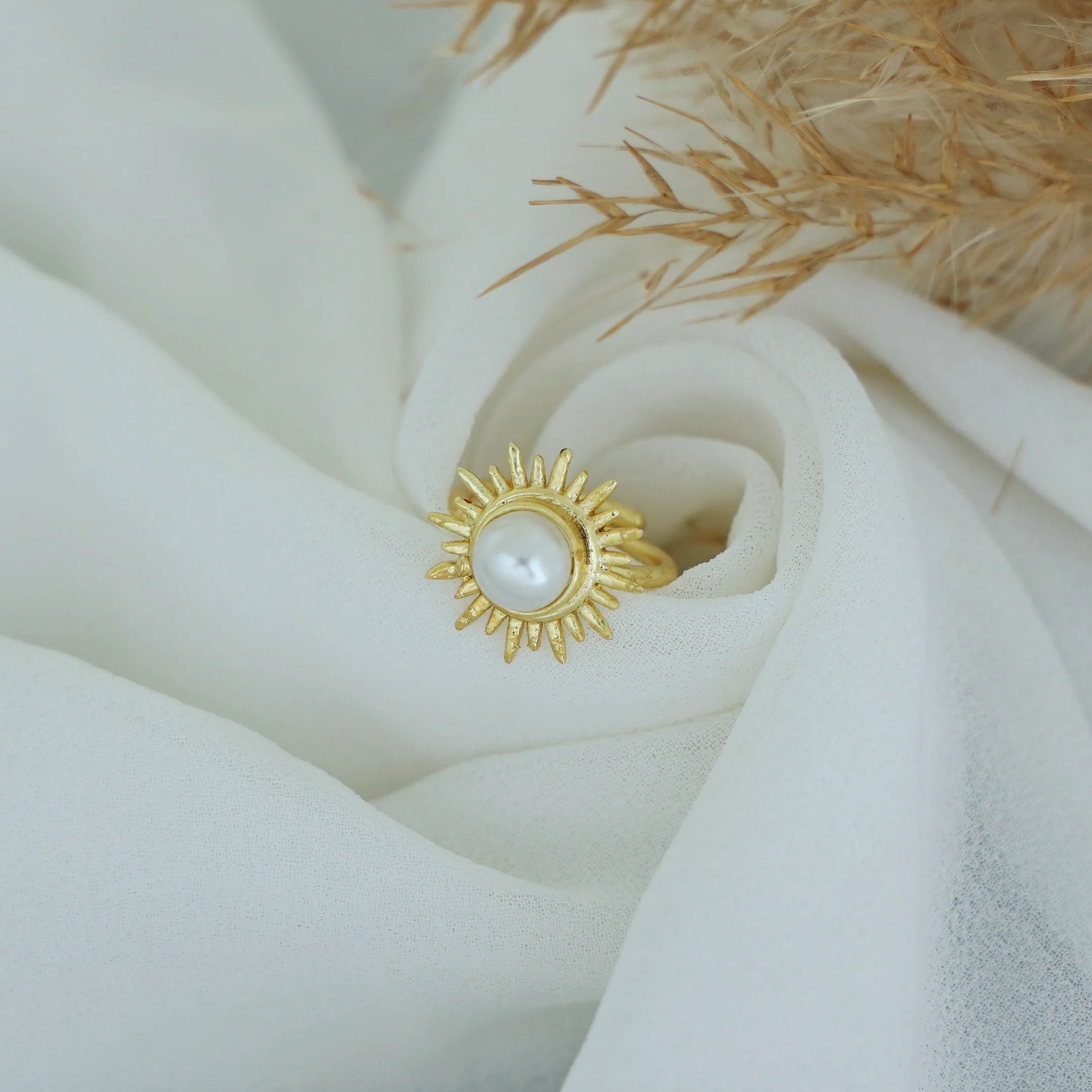 Jyoti Golden Sun Circle Stone Ring - Image 9