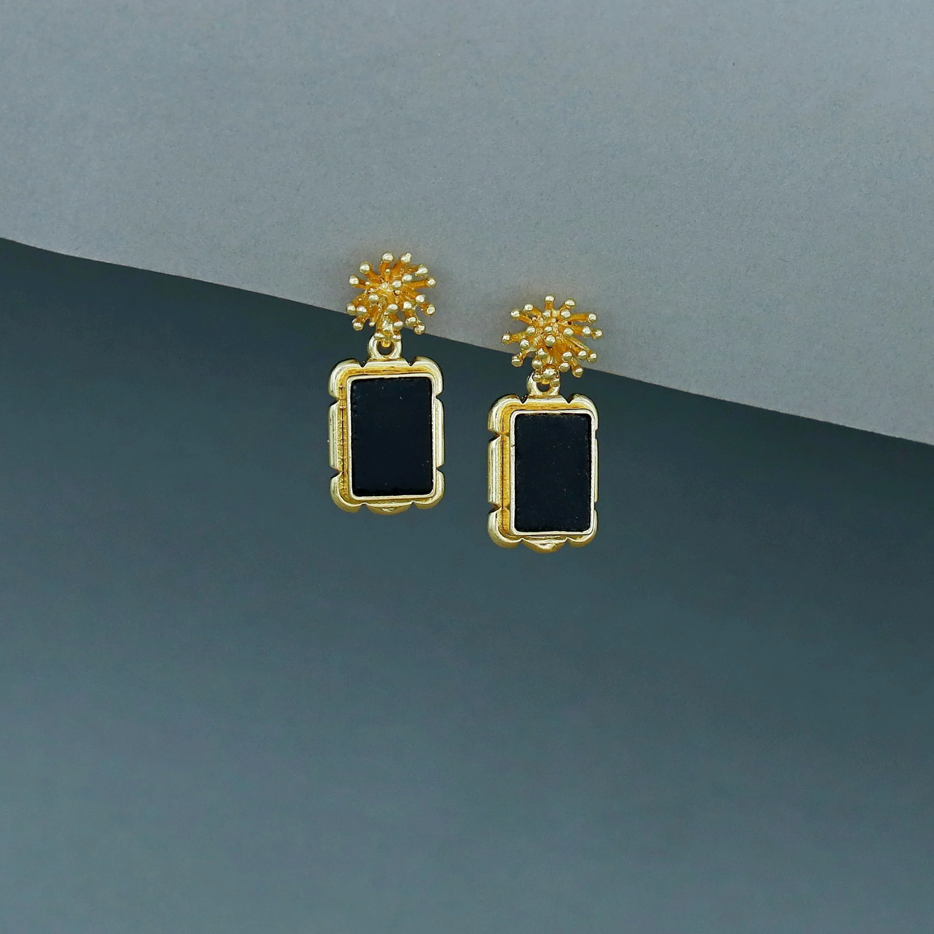 Golden Sunburst Flower Rectangle Raw Stone Earring - Image 3