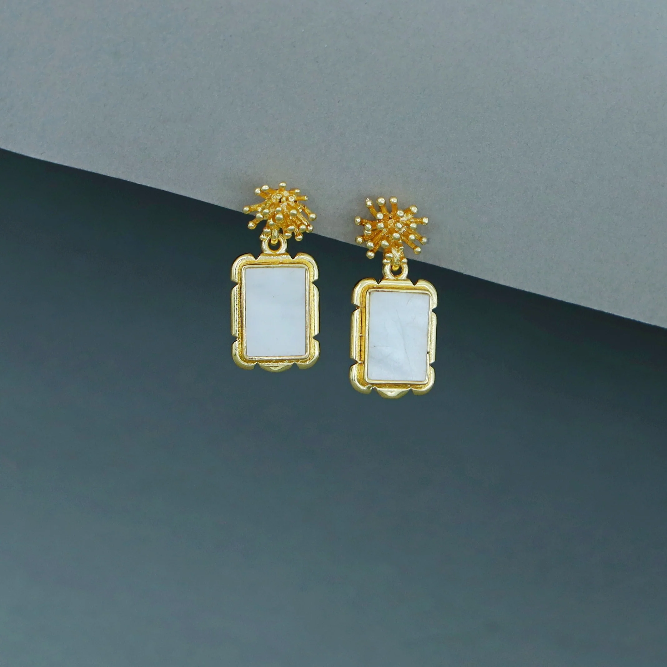 Golden Sunburst Flower Rectangle Raw Stone Earring - Image 5