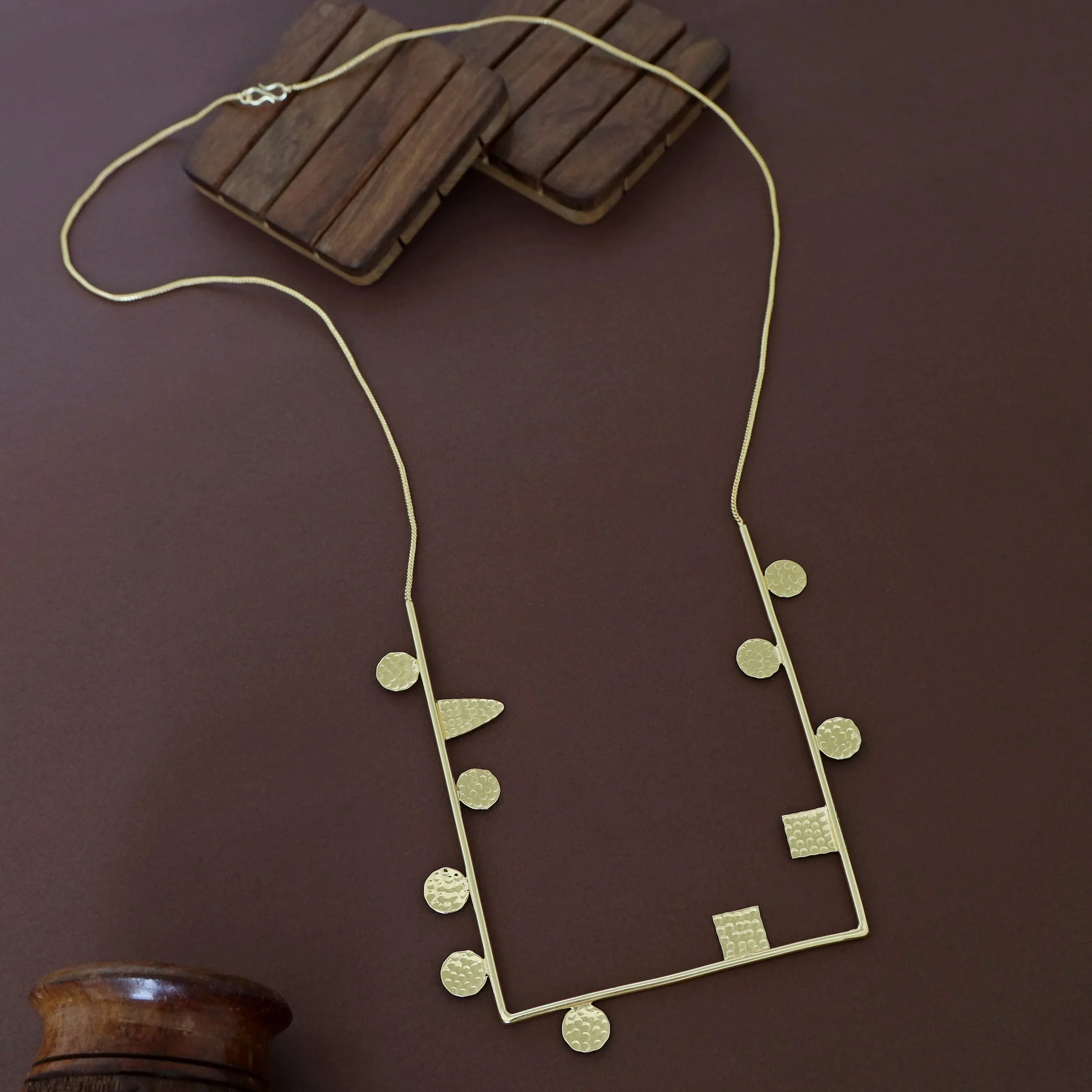 Golden Swing Neckpiece - Image 7