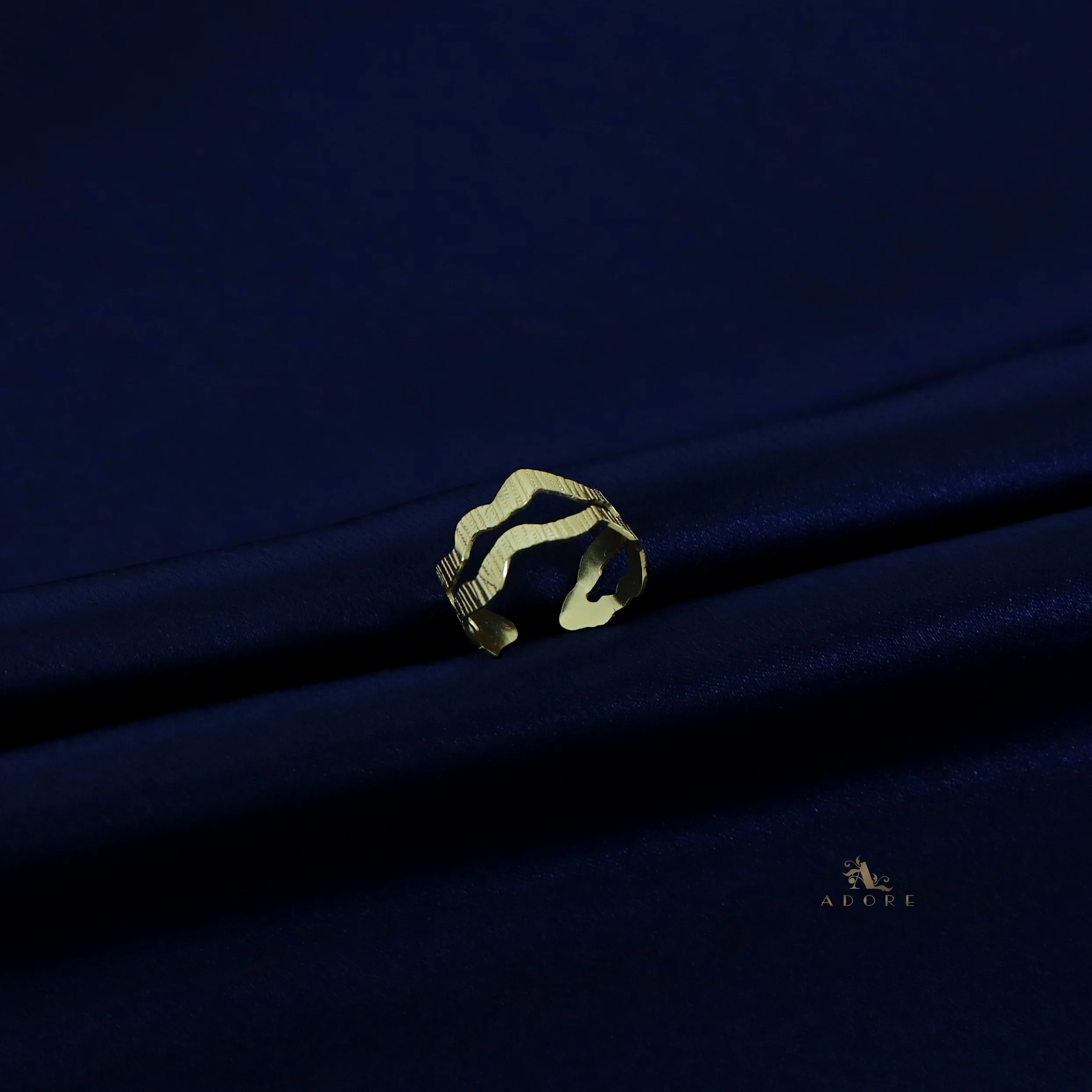 Golden Textured 2 Layer Wavy Ring - Image 3