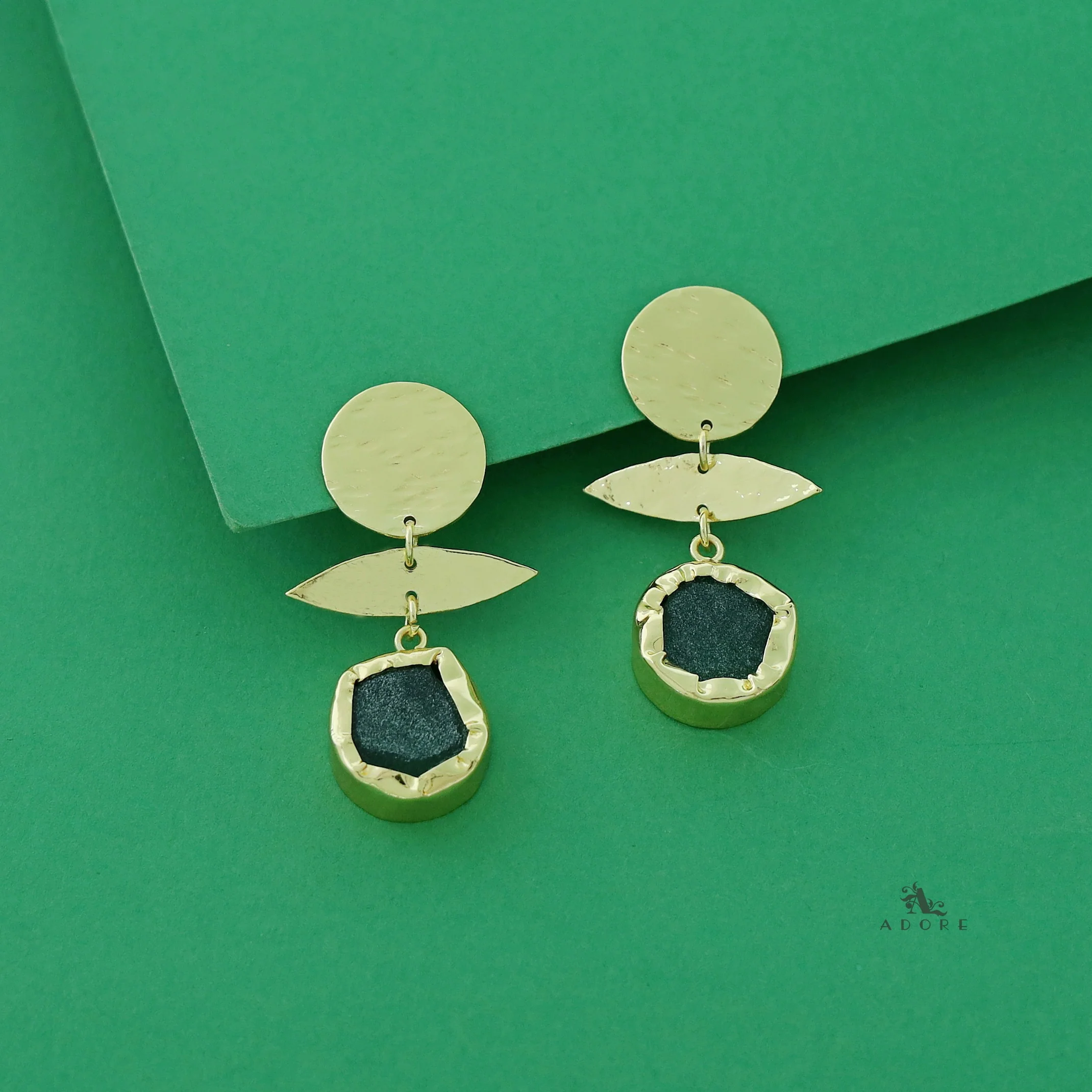 Golden Textured Circle Raw Stone Earring - Image 9