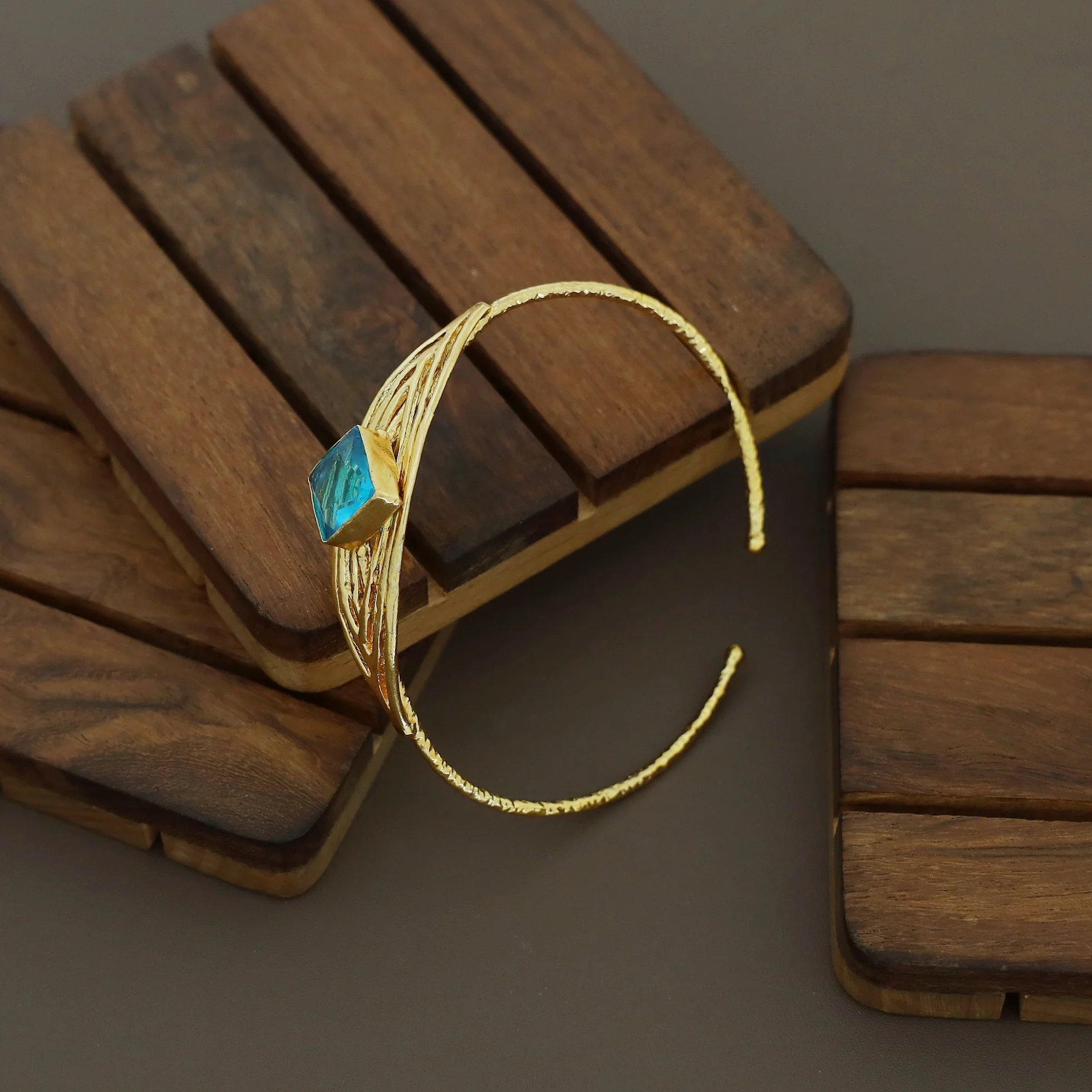 Golden Textured Diamond Glossy Stone Bangle - Image 15