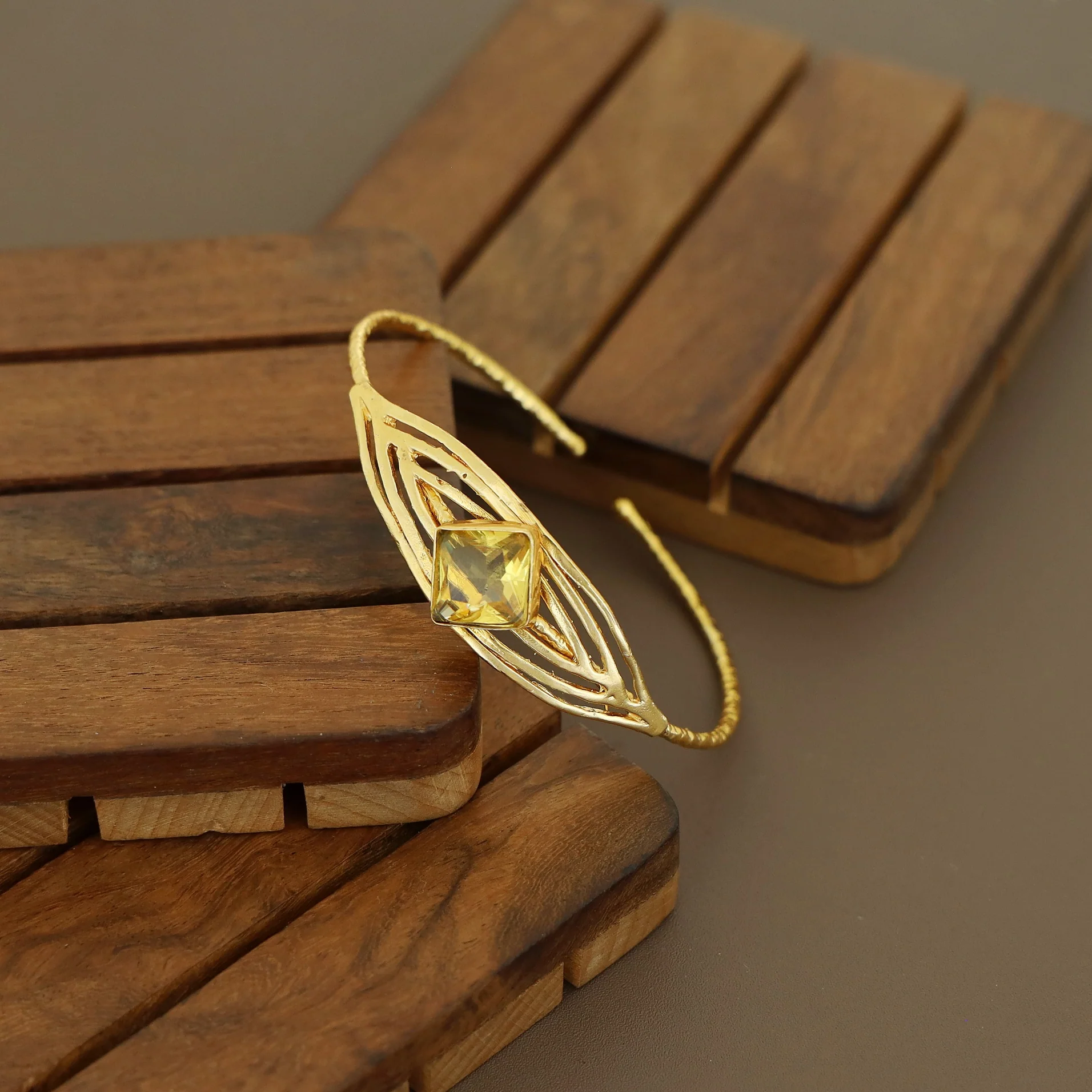 Golden Textured Diamond Glossy Stone Bangle - Image 4