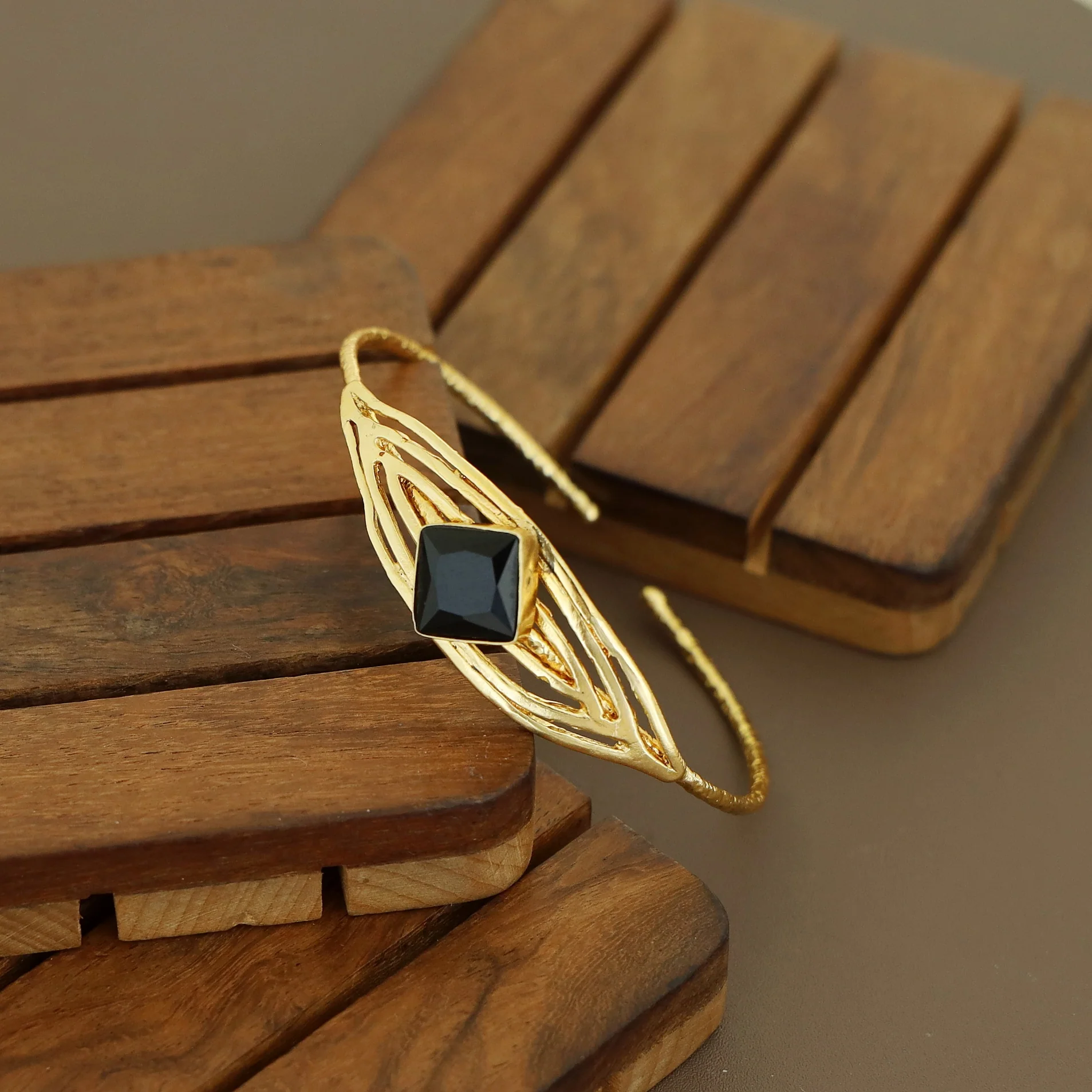 Golden Textured Diamond Glossy Stone Bangle - Image 8