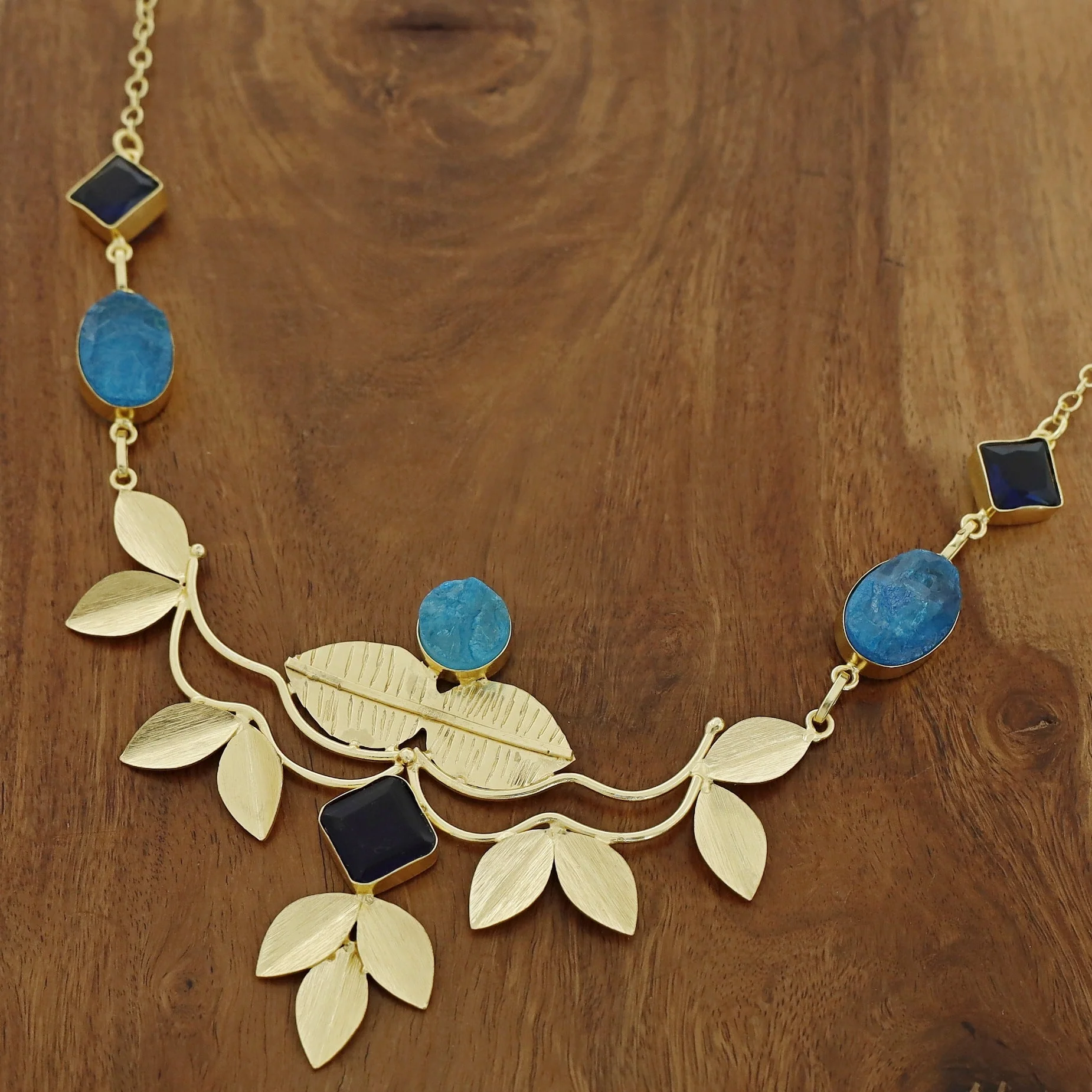 Golden Textured Leafy Dyed + Glossy Stone Neckpiece - Image 2